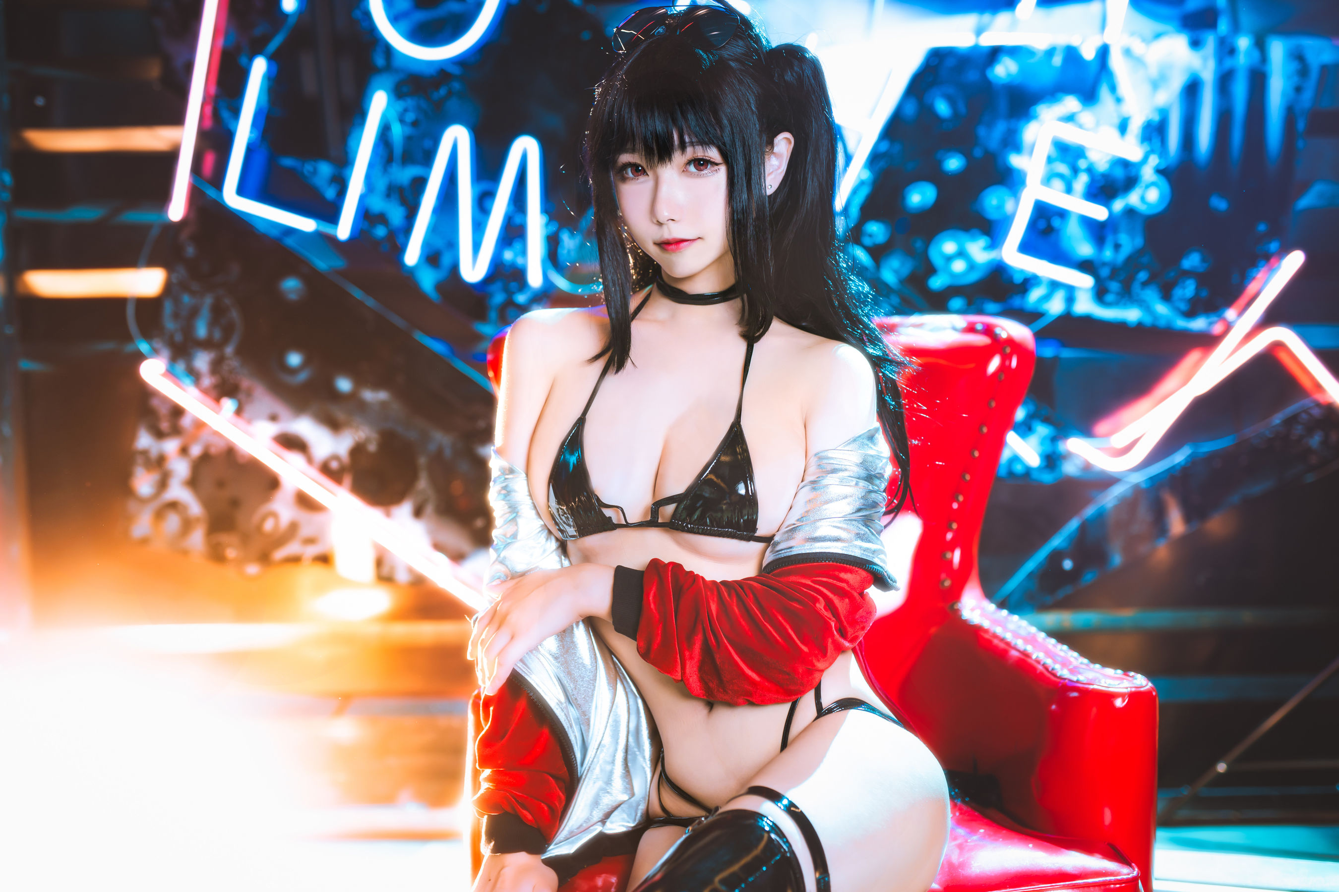 微博妹子Momoko葵葵 – 大凤之赛车 [19P] - 秀人网免费无水印在线套图写真