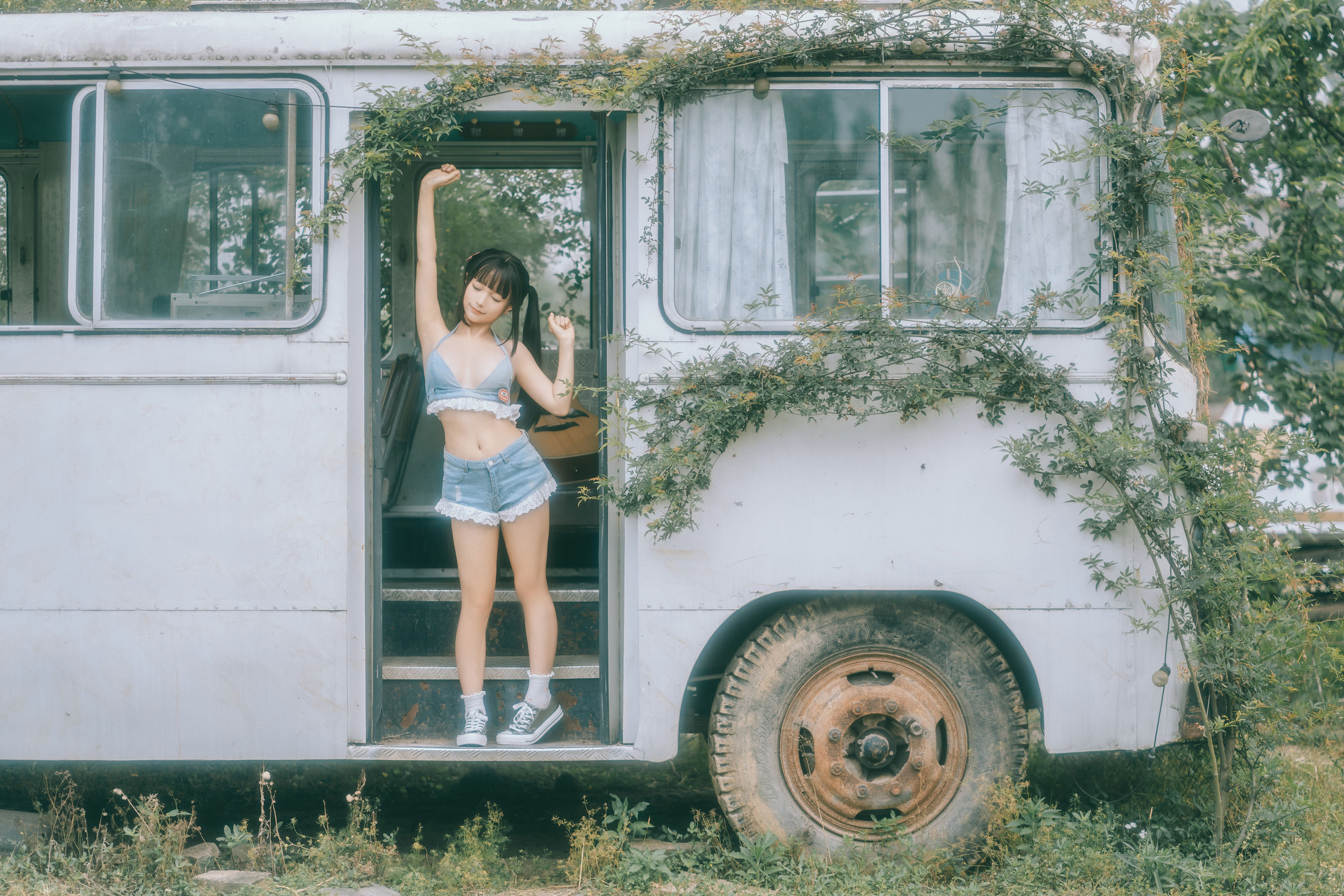 动漫博主蠢沫沫 – 大巴房车 [130P] - 秀人网免费无水印在线套图写真
