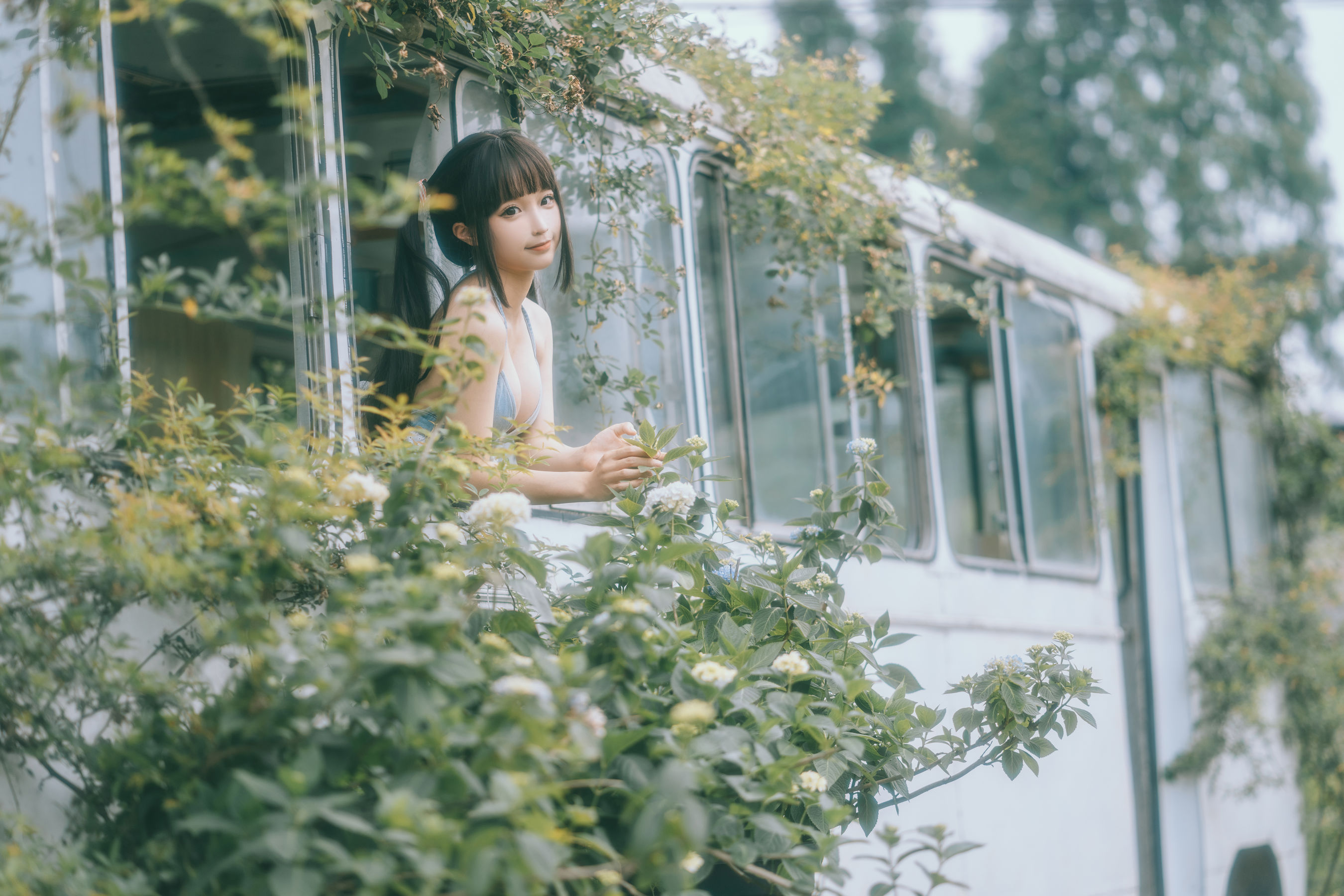 动漫博主蠢沫沫 – 大巴房车 [130P] - 秀人网免费无水印在线套图写真