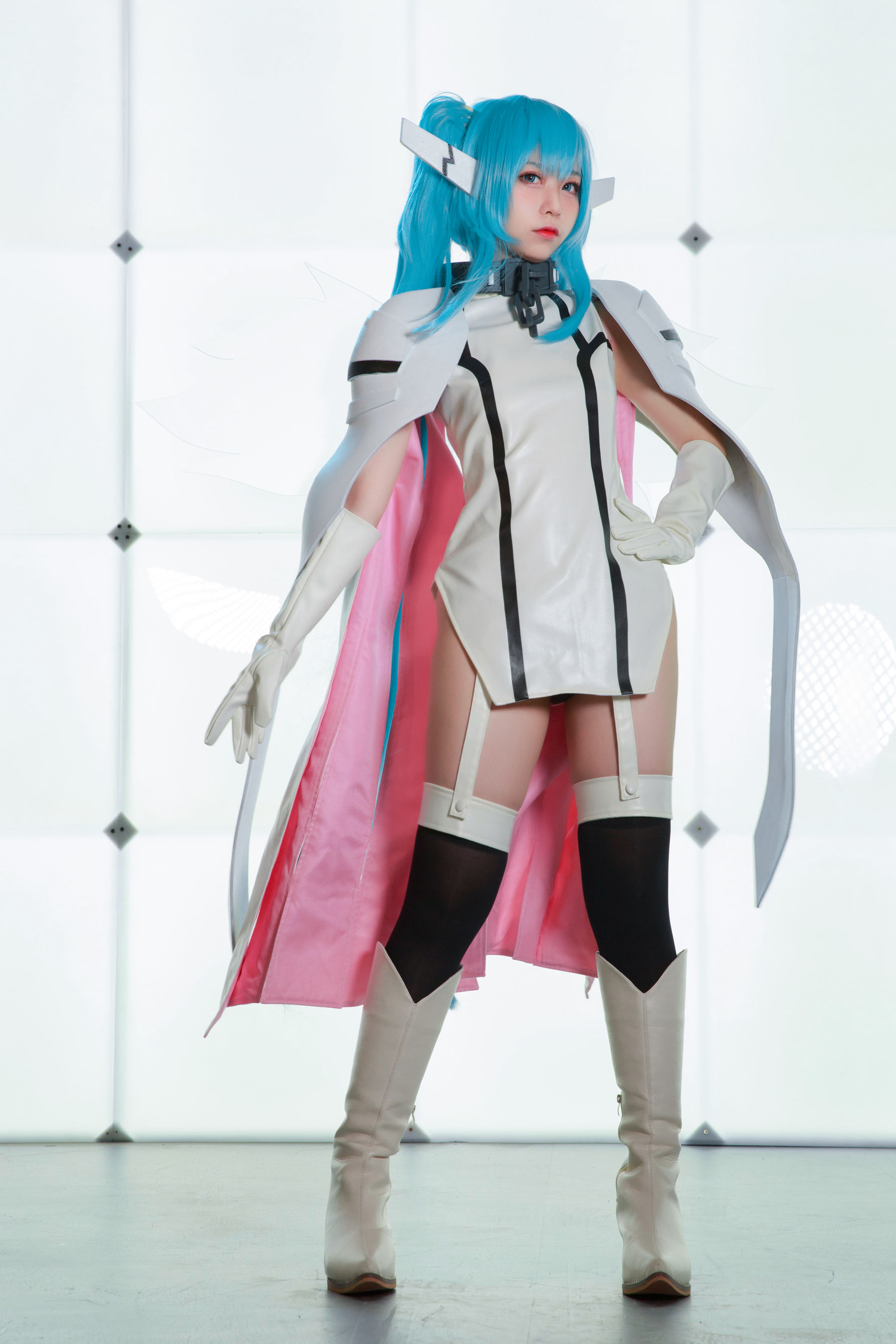 动漫博主G44不会受伤 – 妮姆芙 [16P] - 秀人网免费无水印在线套图写真