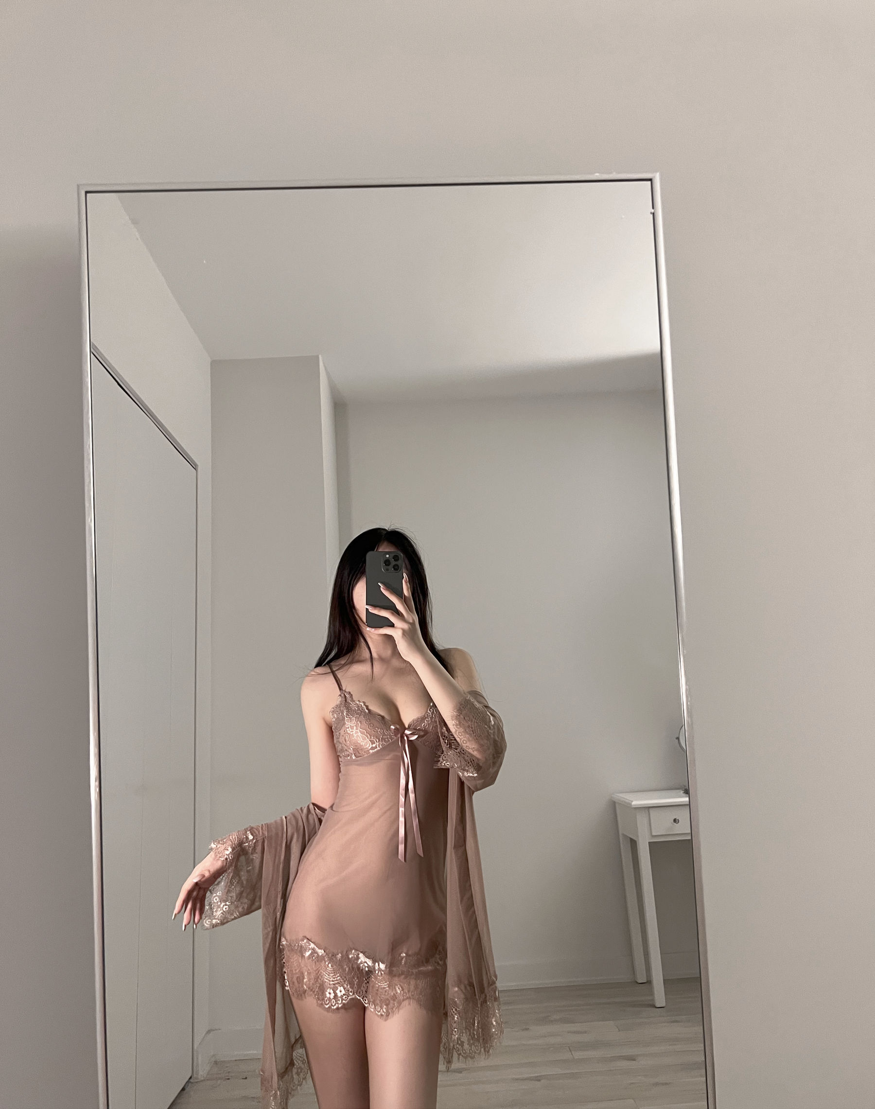 动漫博主果咩酱w – 入夜 [45P] - 秀人网免费无水印在线套图写真