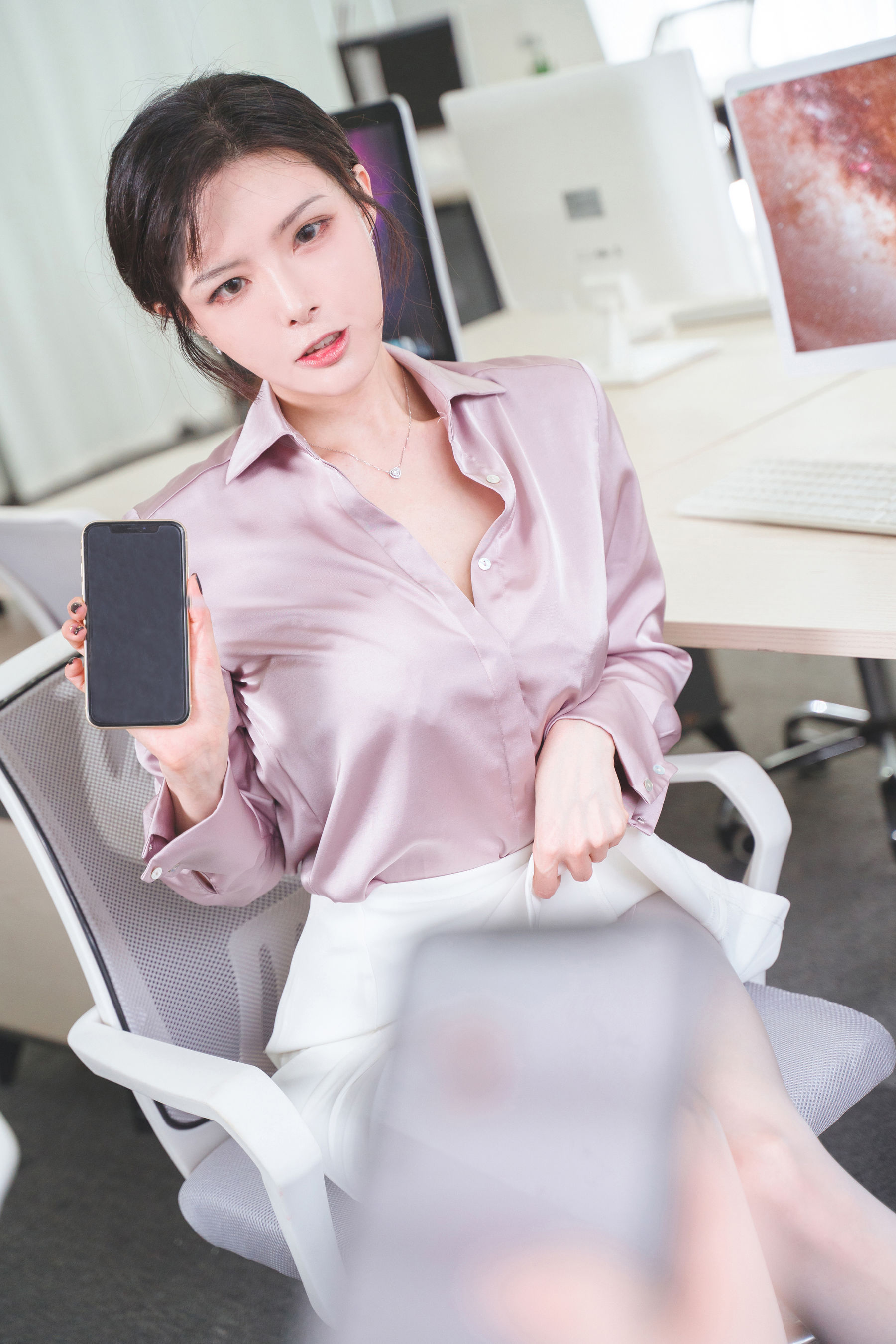 秋和柯基(夏小秋秋秋) – 热情的后辈酱 [39P] - 秀人网免费无水印在线套图写真