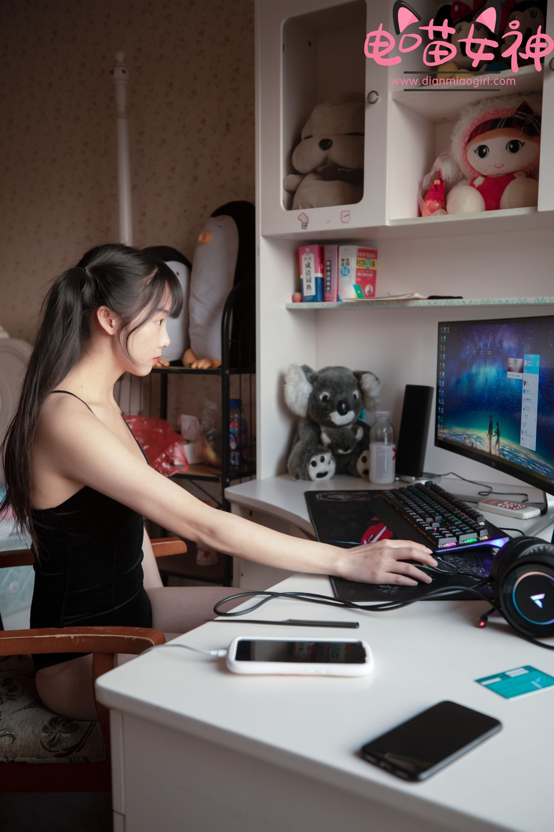 电喵女神 – 灵唯 黑纱情趣服 [29P] - 秀人网免费无水印在线套图写真