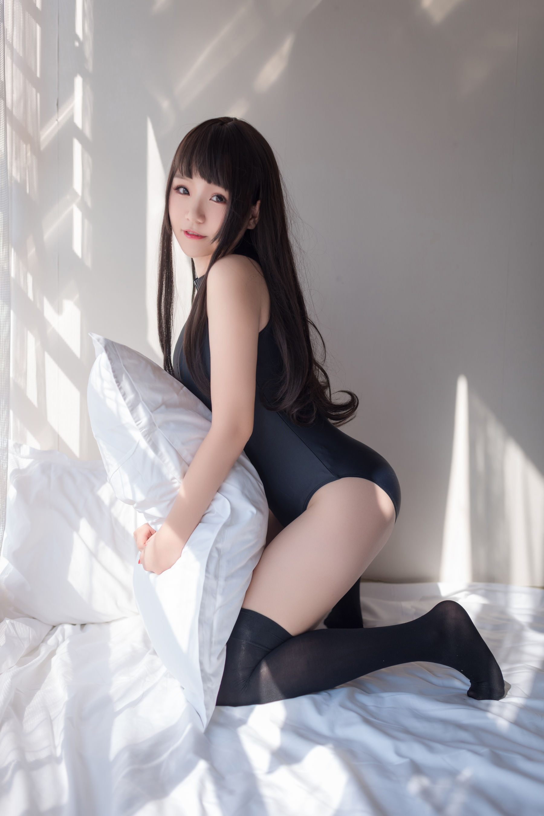 [萝莉COS] Yoko宅夏《开胸泳衣2》 [28P] - 秀人网免费无水印在线套图写真