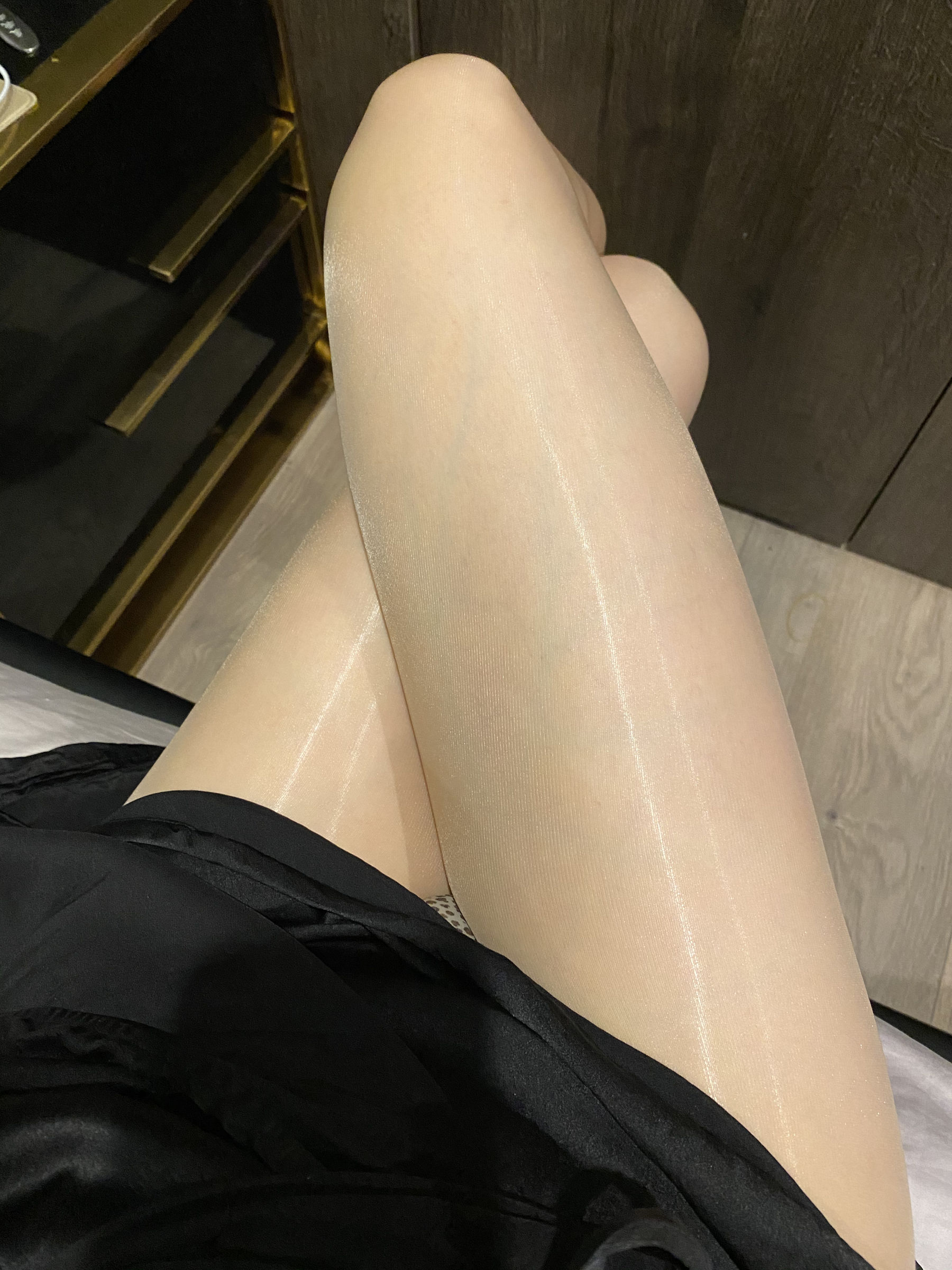 丝足博主麋鹿_Monroe 2020.08.29 亮是一种态度 [30P] - 秀人网免费无水印在线套图写真