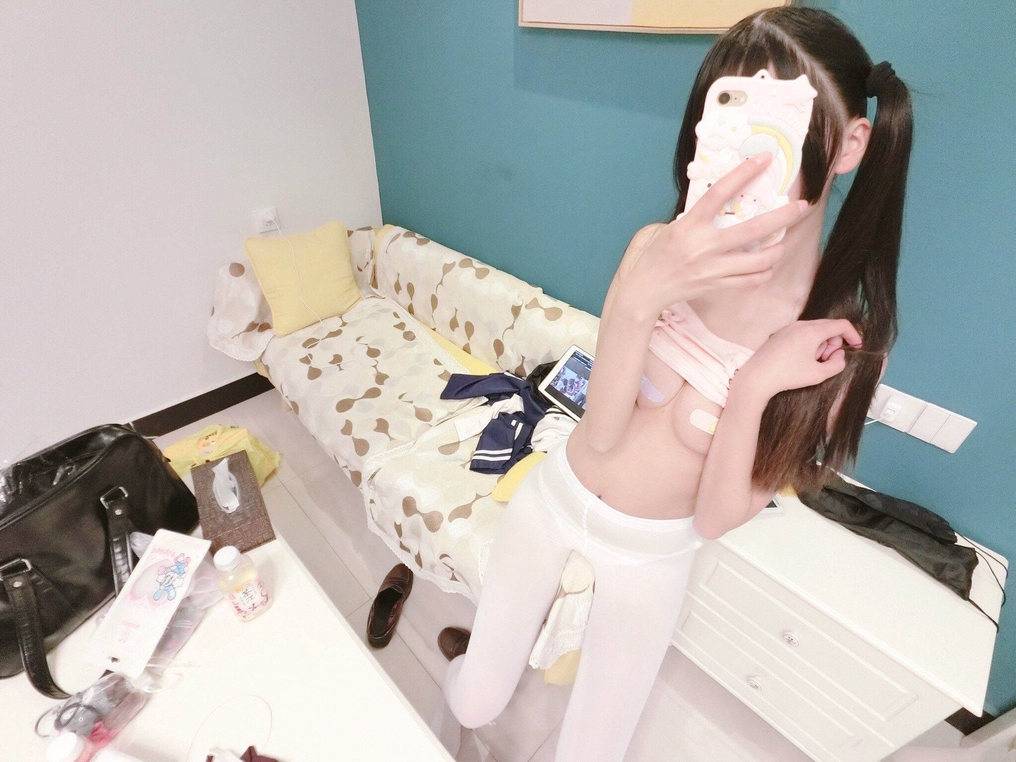 似喵 – 小草莓pink内衬 [32P] - 秀人网免费无水印在线套图写真