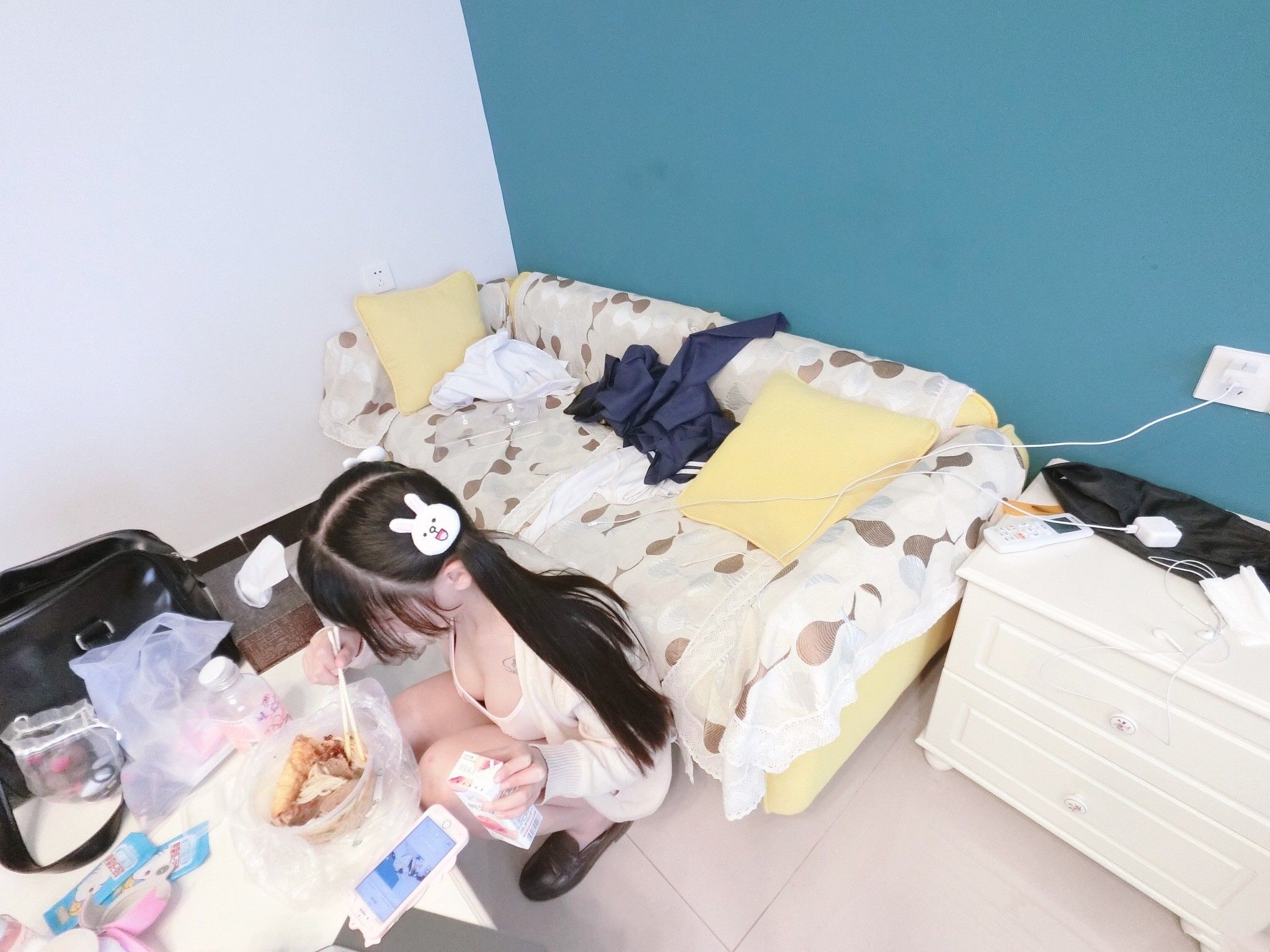 似喵 – 小草莓pink内衬 [32P] - 秀人网免费无水印在线套图写真