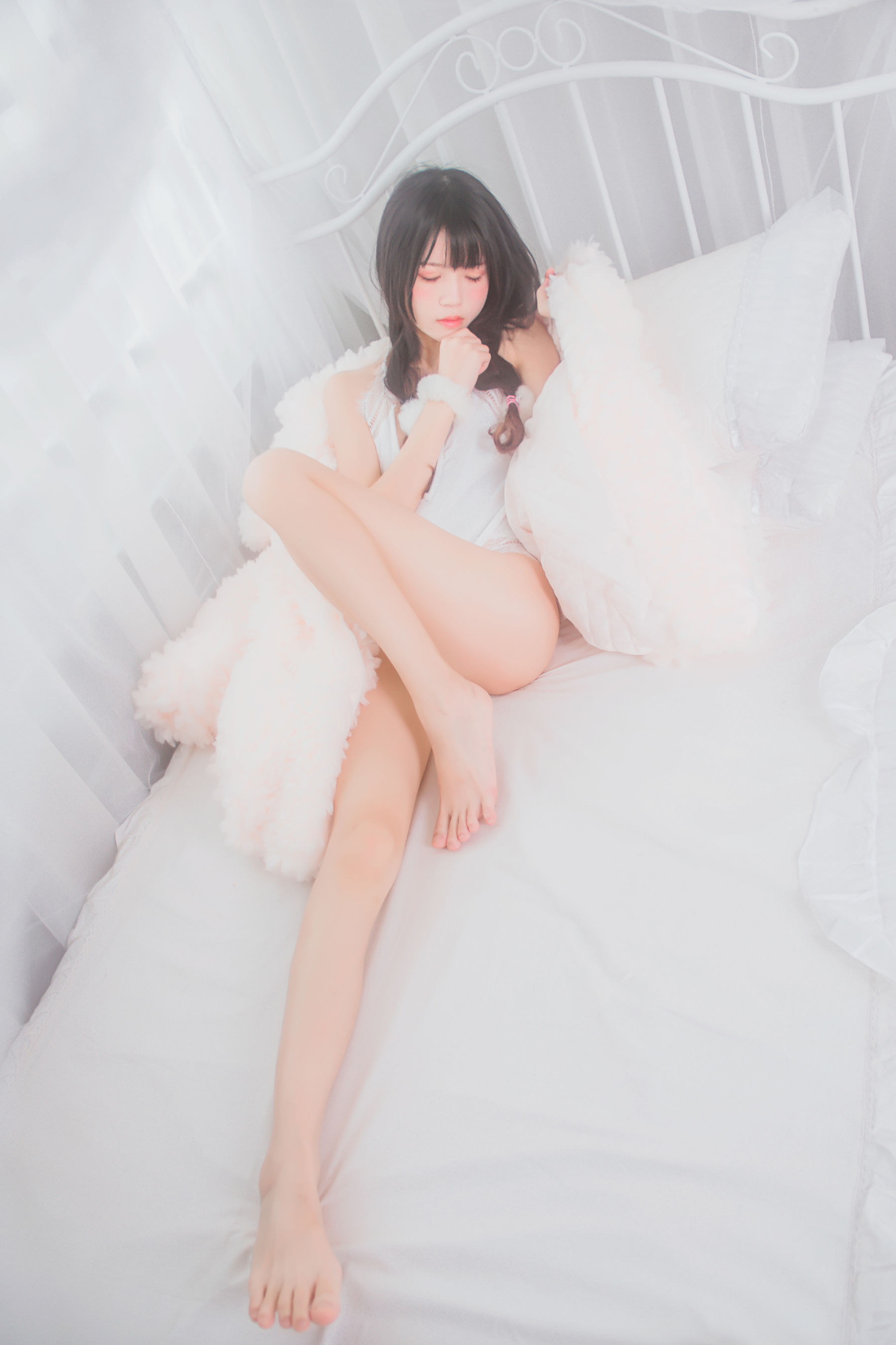 桜桃喵 冬眠系列 纯白私房 [46P] - 秀人网免费无水印在线套图写真