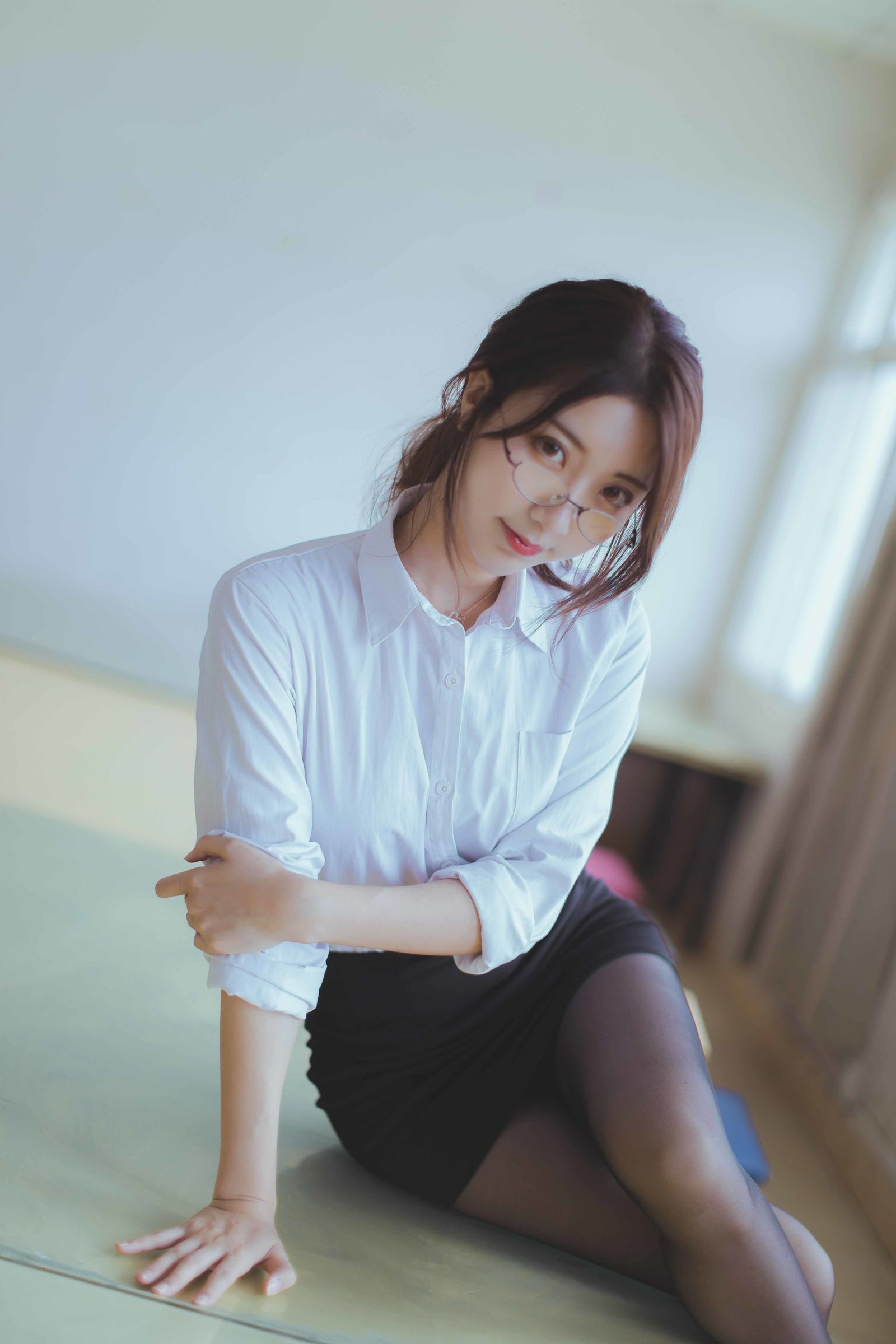 [萝莉COS] 黑川 – 黑丝教师 [43P] - 秀人网免费无水印在线套图写真