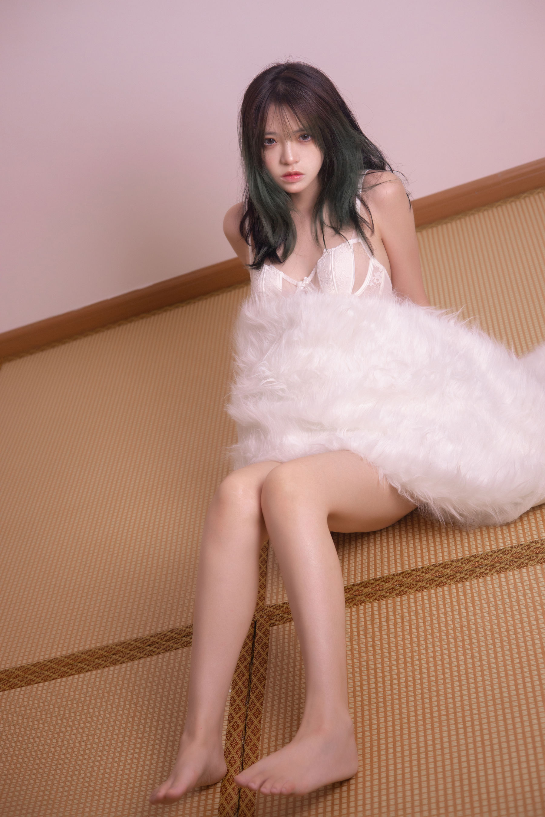 疯猫ss – 2022夏日限定 毛绒毯 [20P] - 秀人网免费无水印在线套图写真