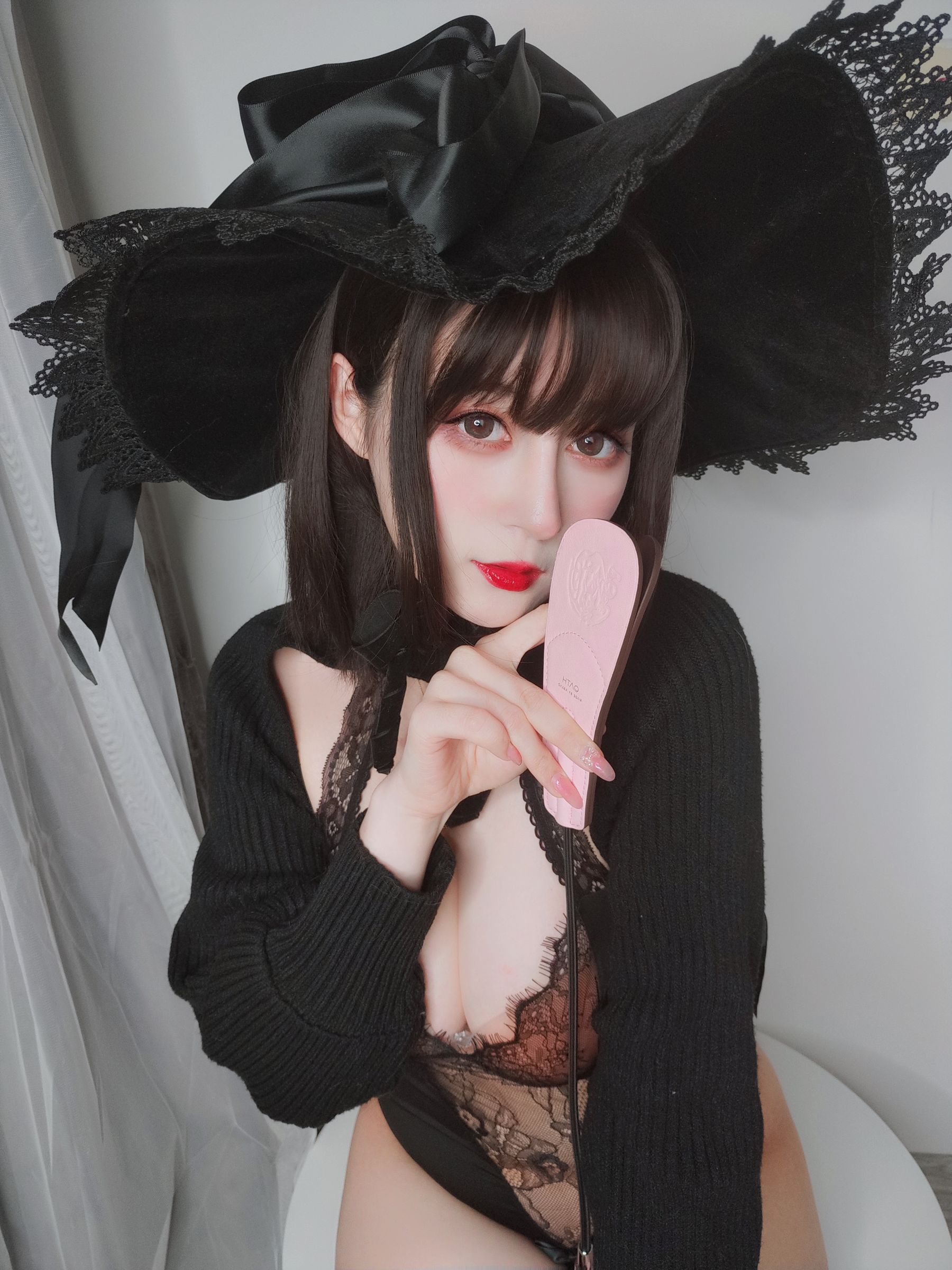 Coser小姐姐白银 – OL丝情 [24P] - 秀人网免费无水印在线套图写真