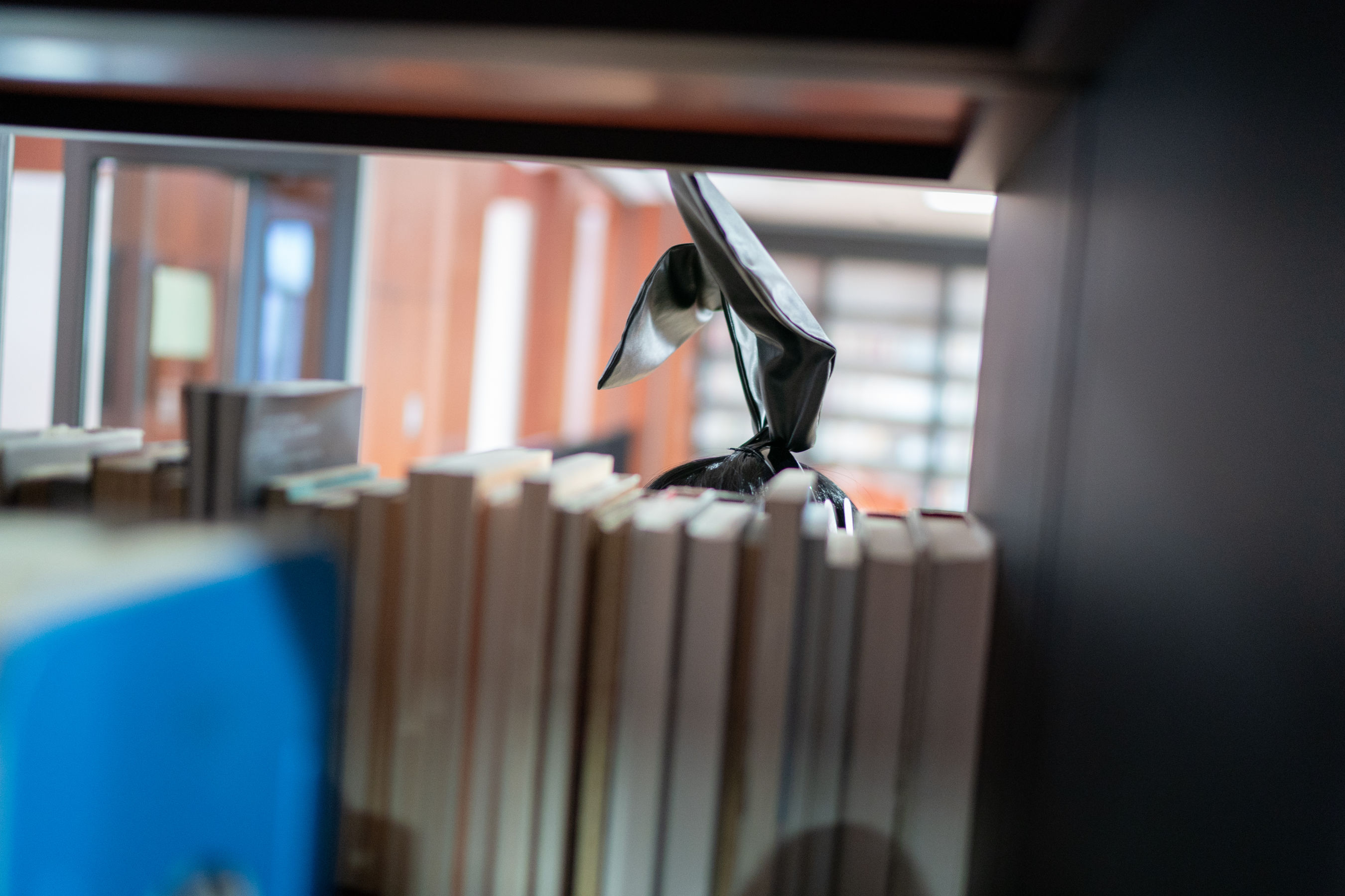 动漫博主爱老师_PhD – 兔女郎学姐 [8P] - 秀人网免费无水印在线套图写真