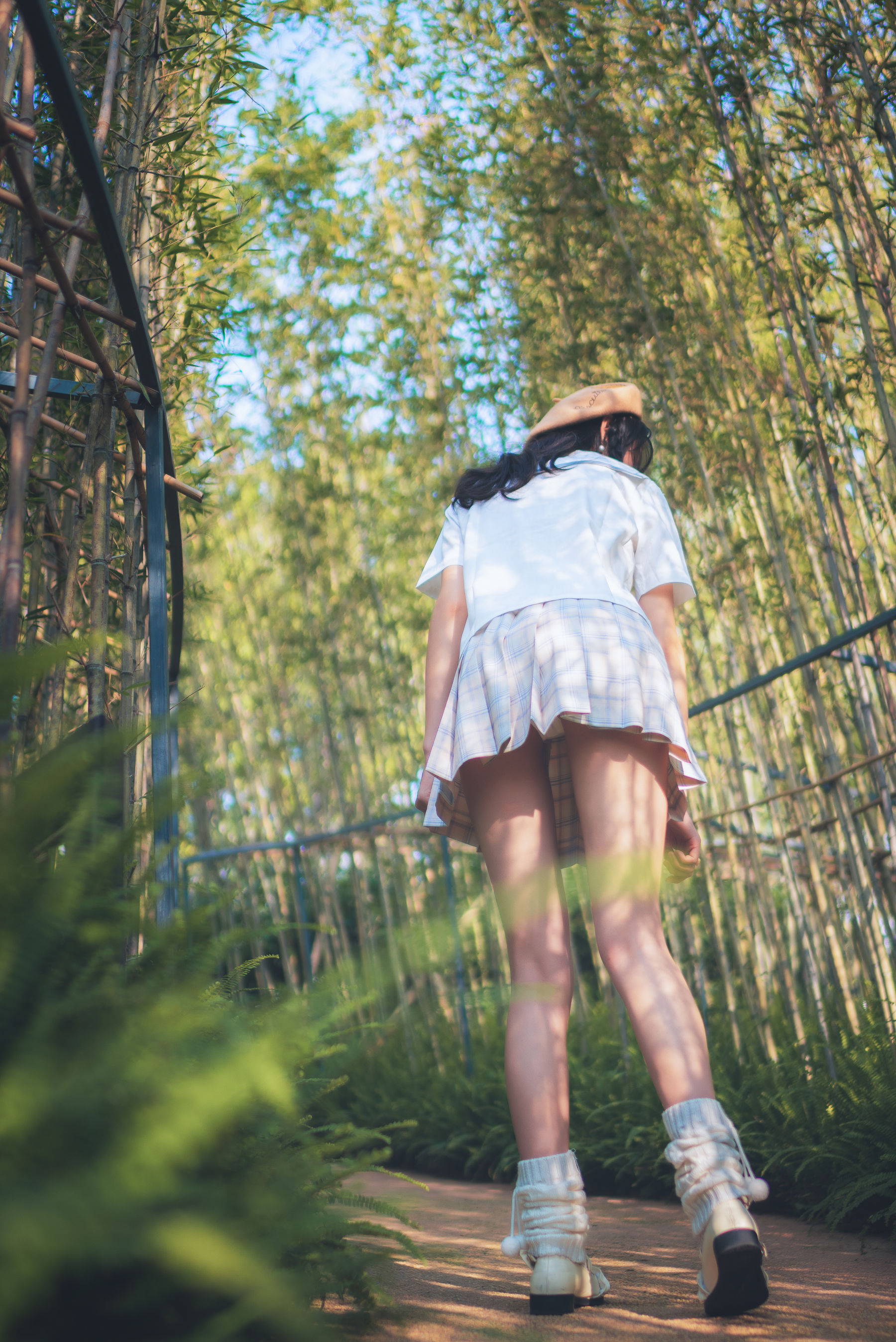 清纯妹子西瓜 白云森林 [39P] - 秀人网免费无水印在线套图写真