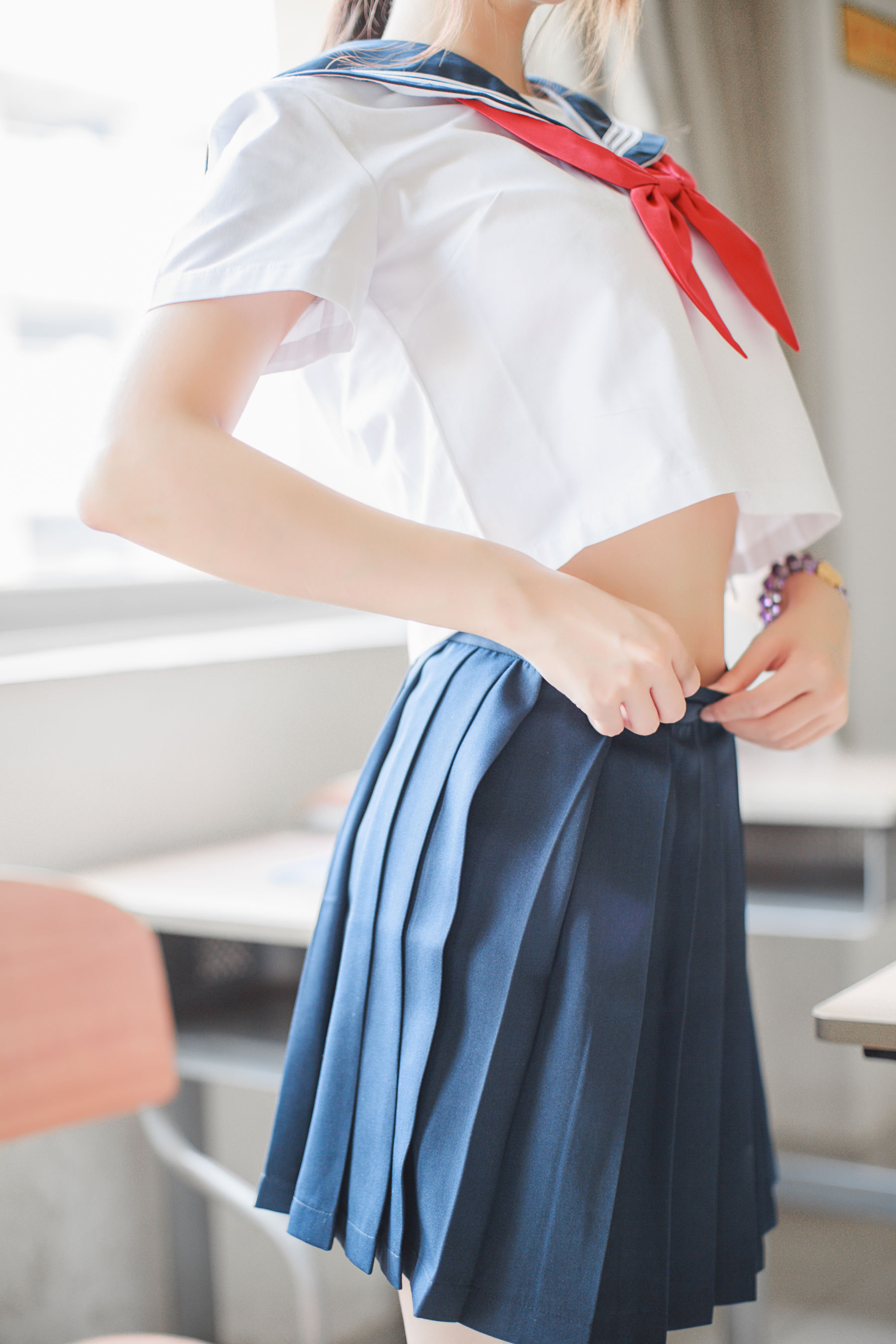 [萝莉COS] 疯猫ss《同桌的水手服》 [41P] - 秀人网免费无水印在线套图写真