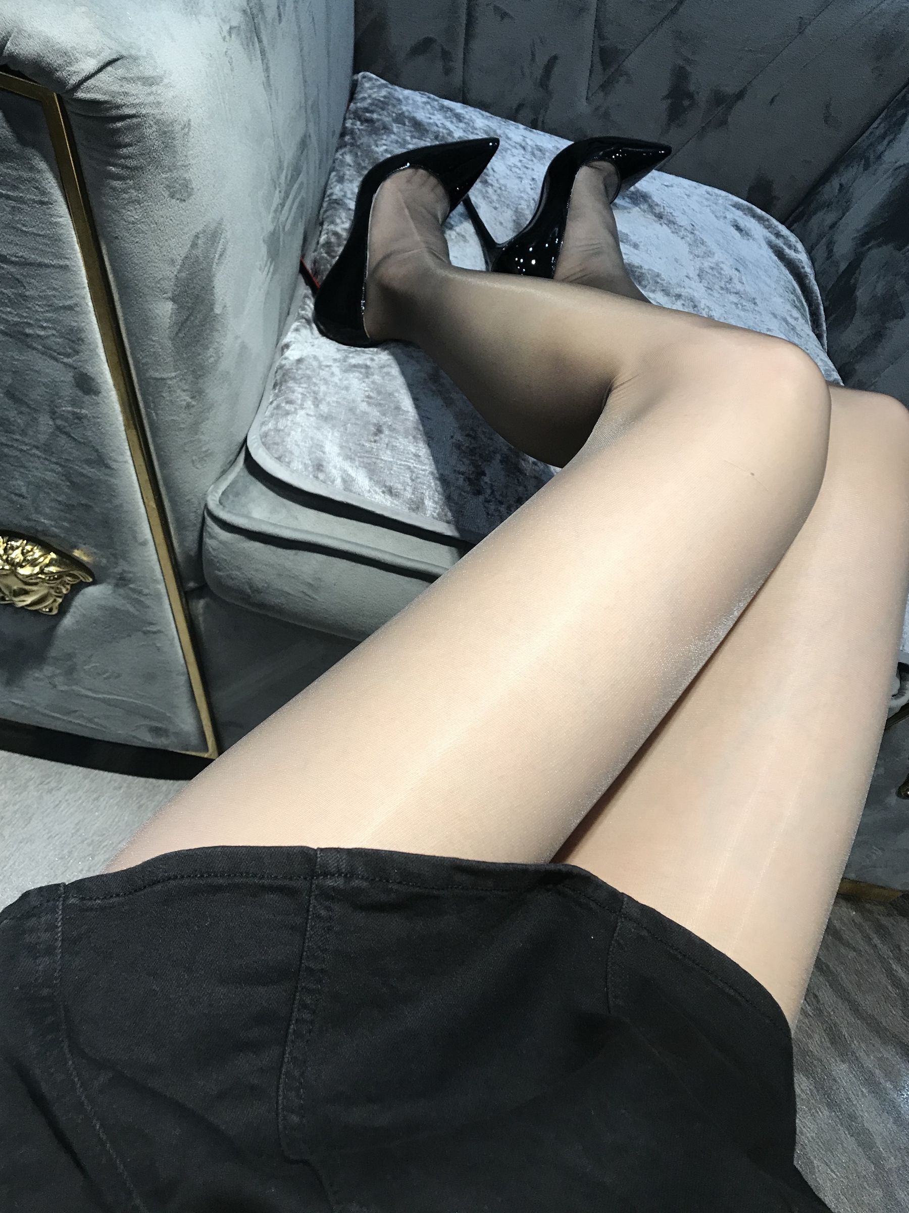 丝足博主麋鹿_Monroe 2020.06.02 灰亮丝 [7P] - 秀人网免费无水印在线套图写真