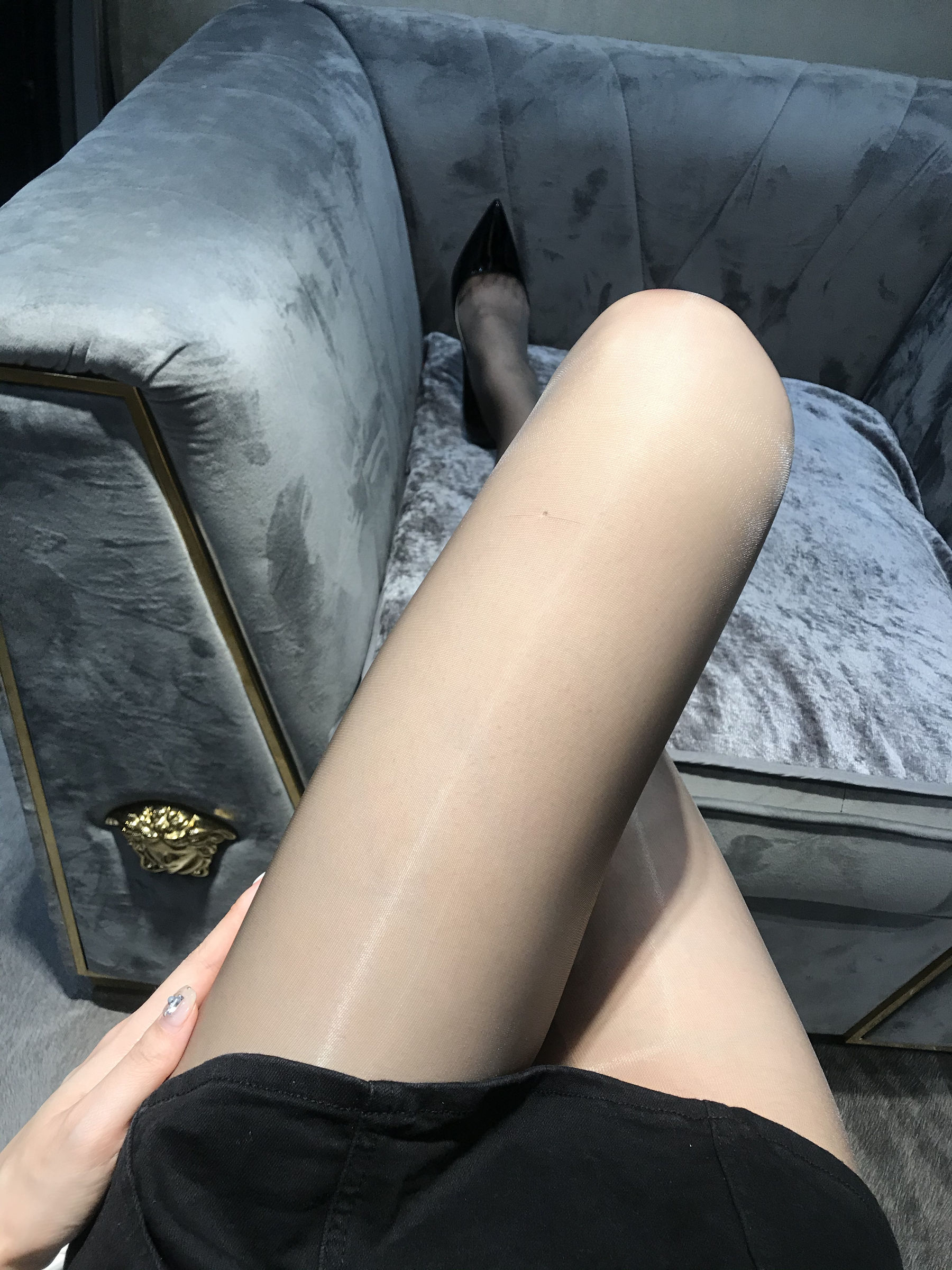 丝足博主麋鹿_Monroe 2020.06.02 灰亮丝 [7P] - 秀人网免费无水印在线套图写真