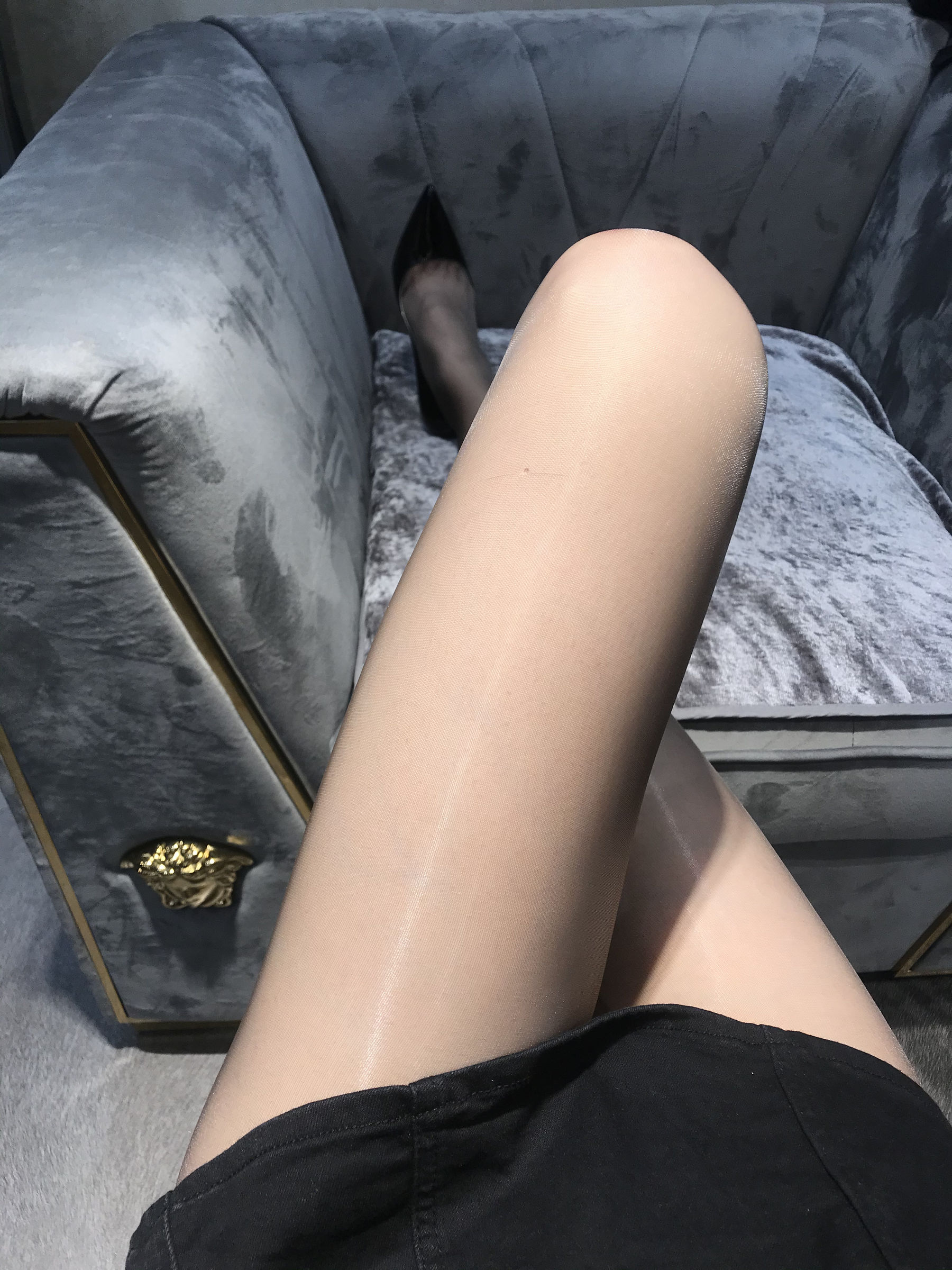 丝足博主麋鹿_Monroe 2020.06.02 灰亮丝 [7P] - 秀人网免费无水印在线套图写真