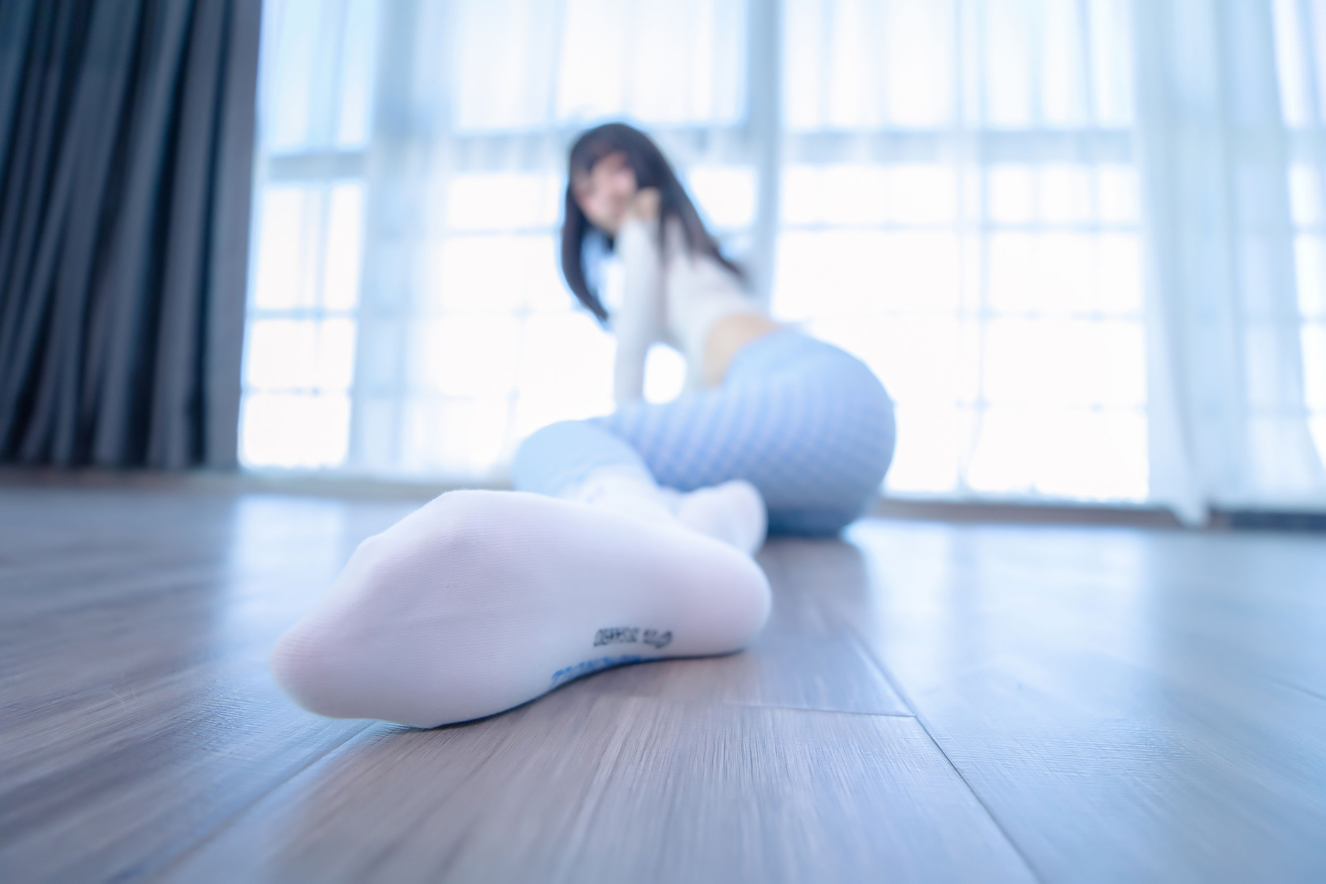 萝莉神楽板真冬 – 蓝白格 [75P] - 秀人网免费无水印在线套图写真