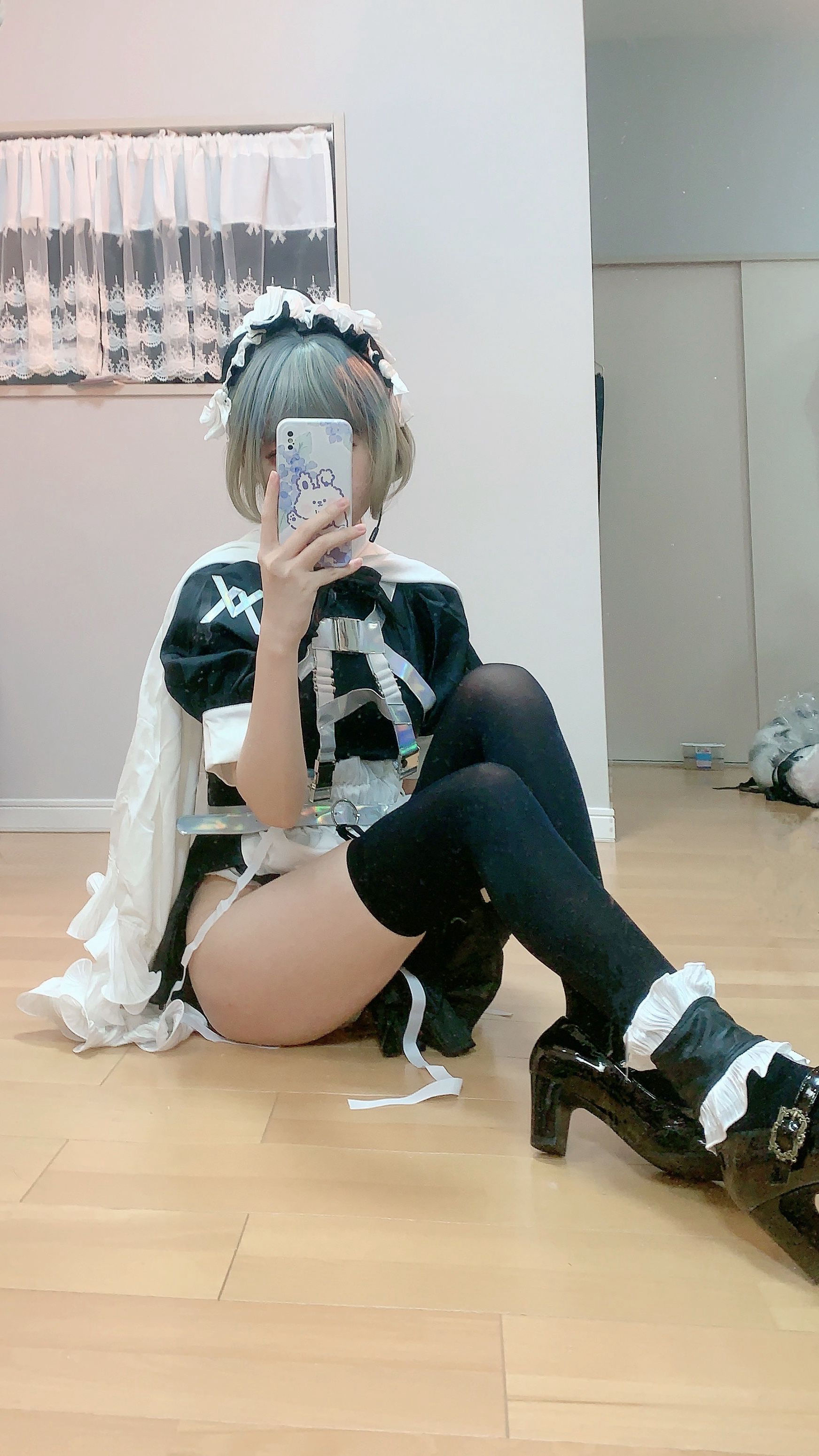 千阳(ちよ) – 武装仆 [11P] - 秀人网免费无水印在线套图写真