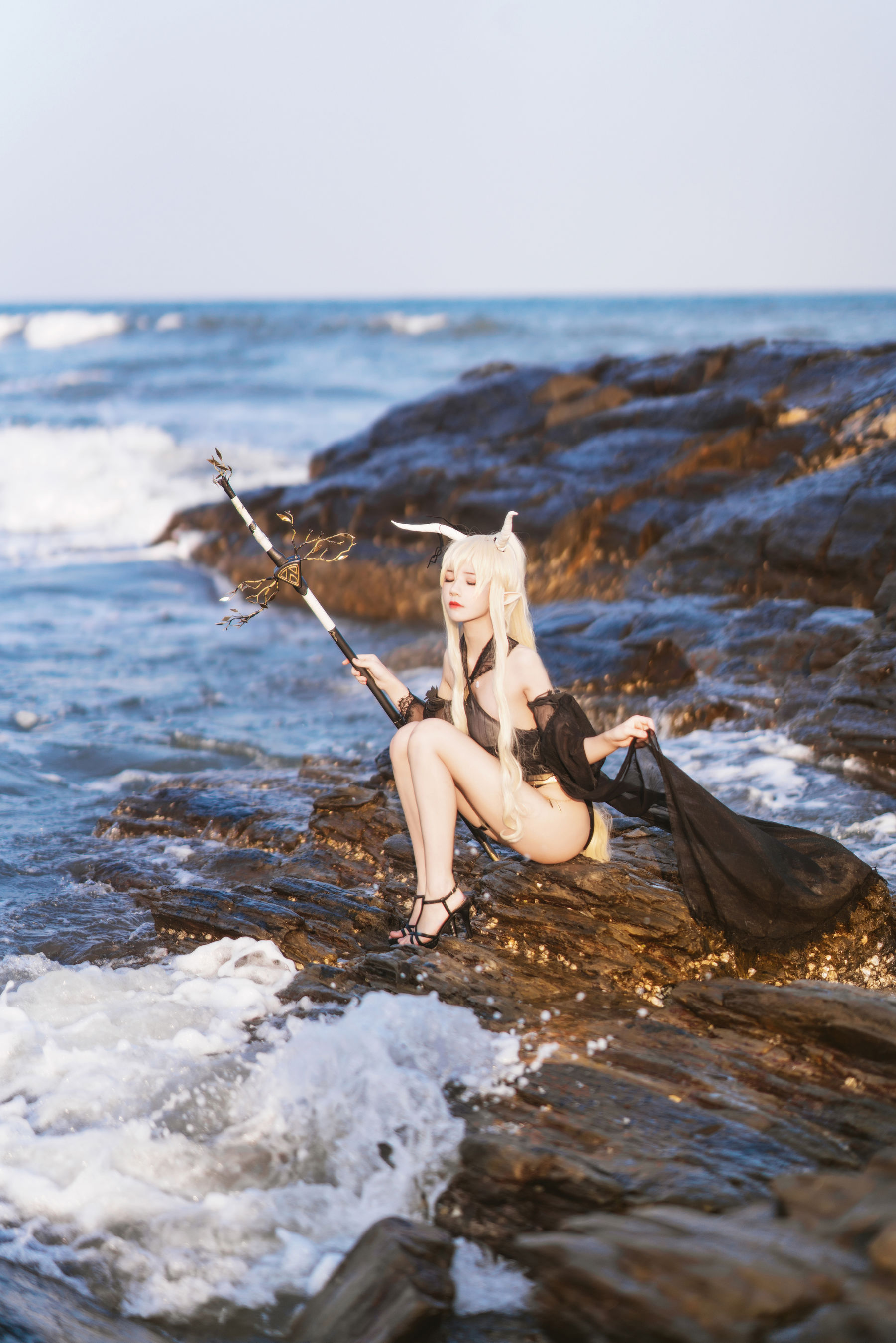 桜桃喵 – 闪灵泳衣 [42P] - 秀人网免费无水印在线套图写真