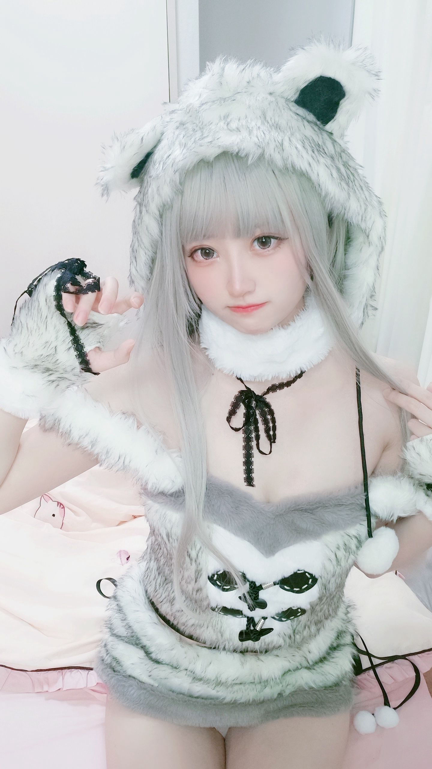 千阳(ちよ) – 白熊 [14P] - 秀人网免费无水印在线套图写真