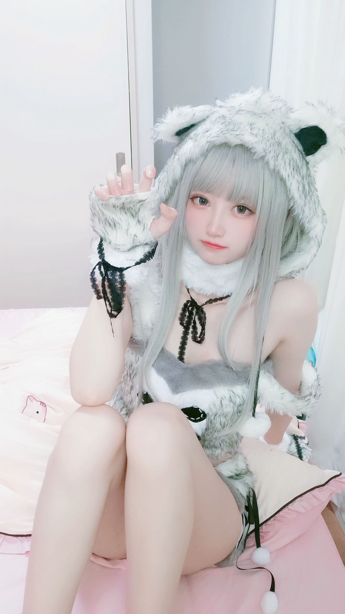 千阳(ちよ) – 白熊 [14P] - 秀人网免费无水印在线套图写真