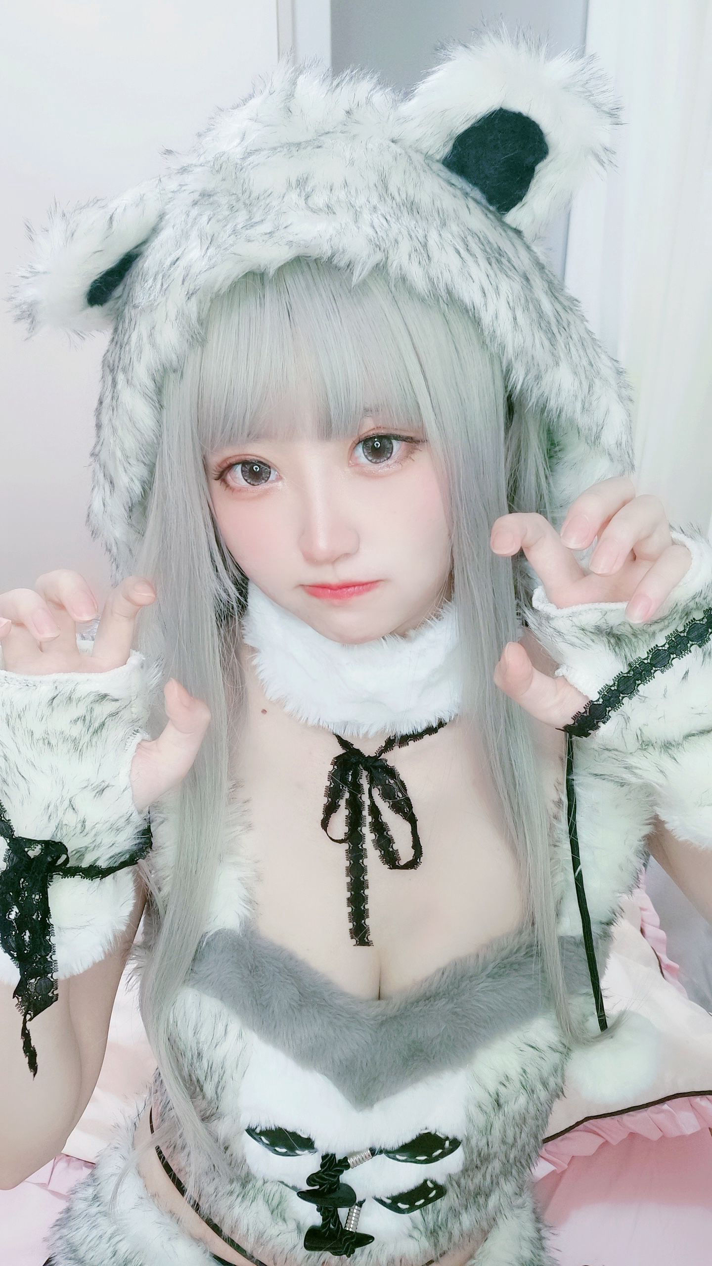 千阳(ちよ) – 白熊 [14P] - 秀人网免费无水印在线套图写真