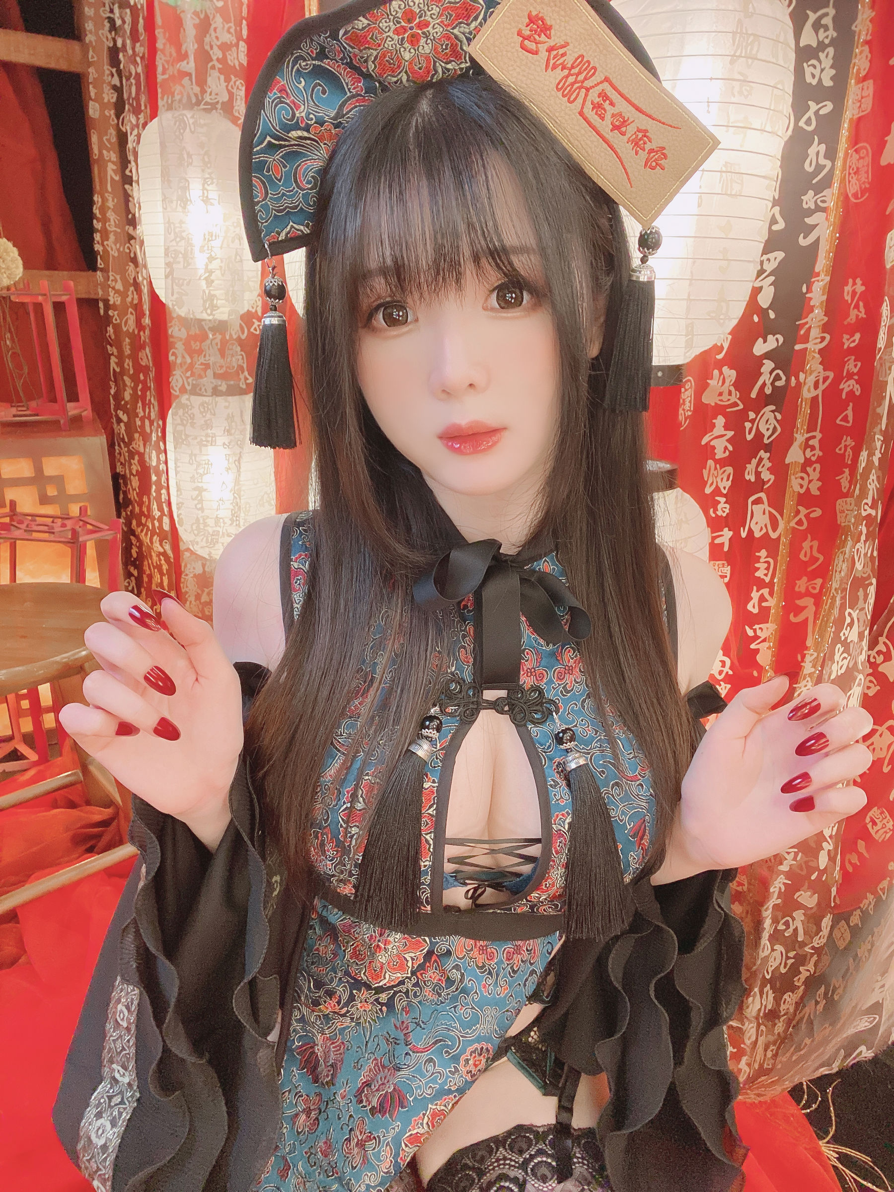 微博妹纸霜月shimo – キョンシーちゃん自撮り [20P] - 秀人网免费无水印在线套图写真