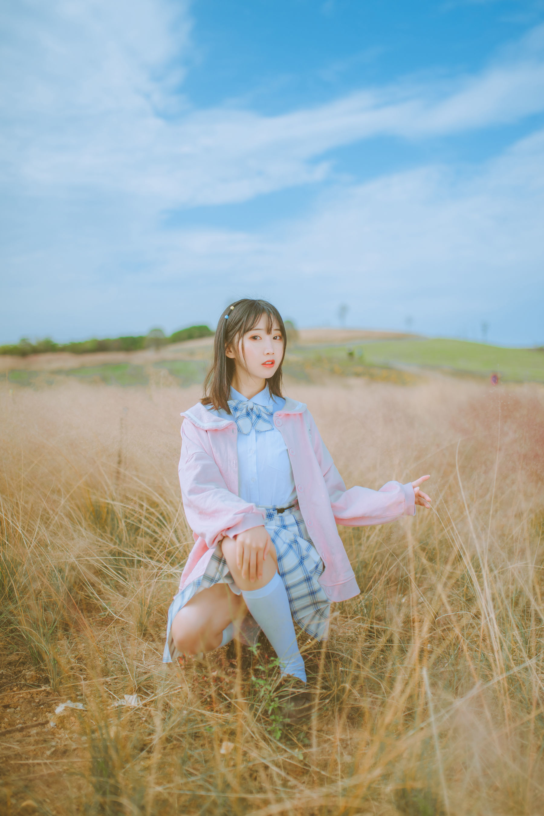 可爱人气Coser面饼仙儿 粉黛草JK [19P] - 秀人网免费无水印在线套图写真