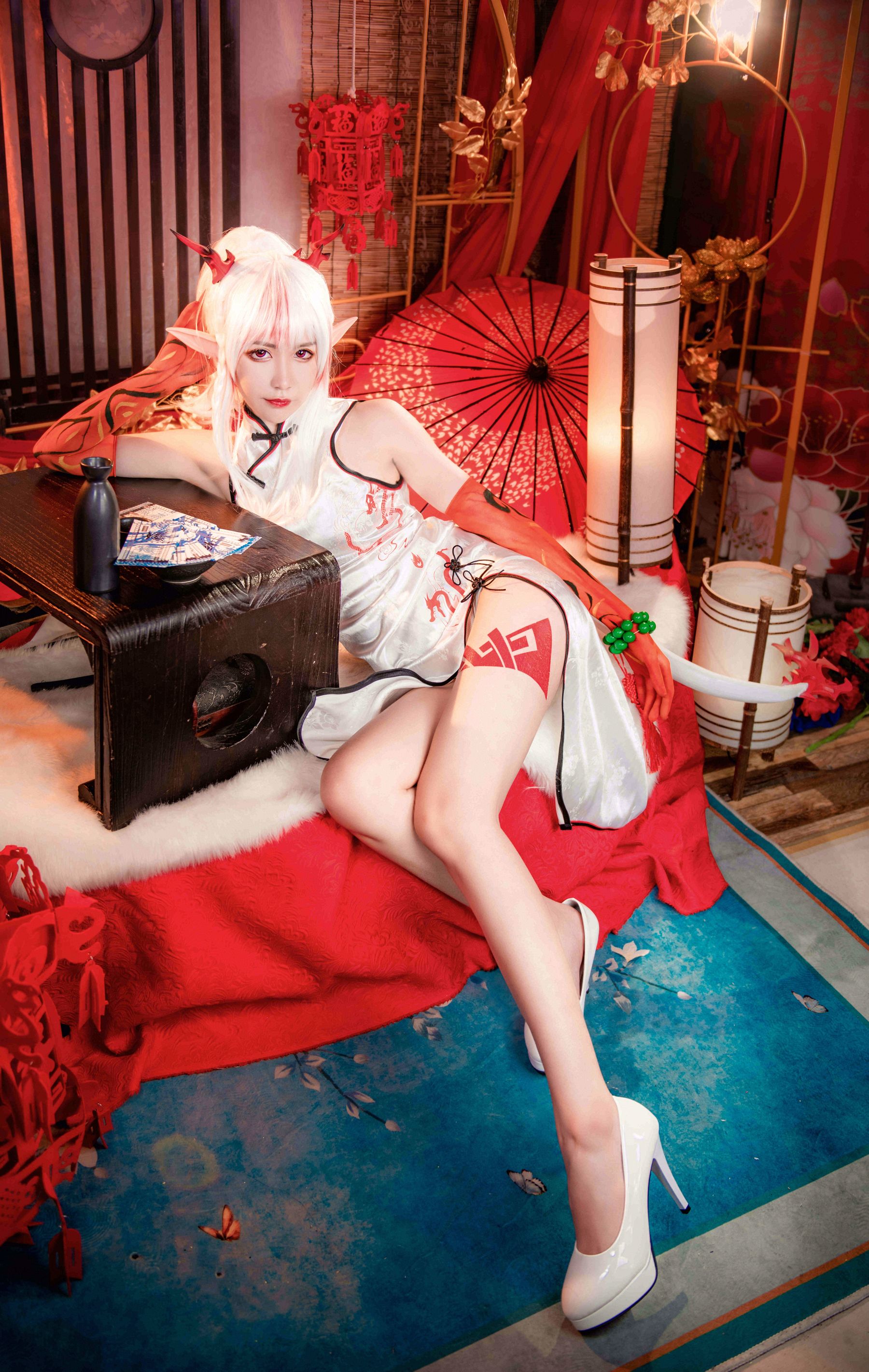 动漫博主阮邑_Fairy – 明日方舟 年 [29P] - 秀人网免费无水印在线套图写真