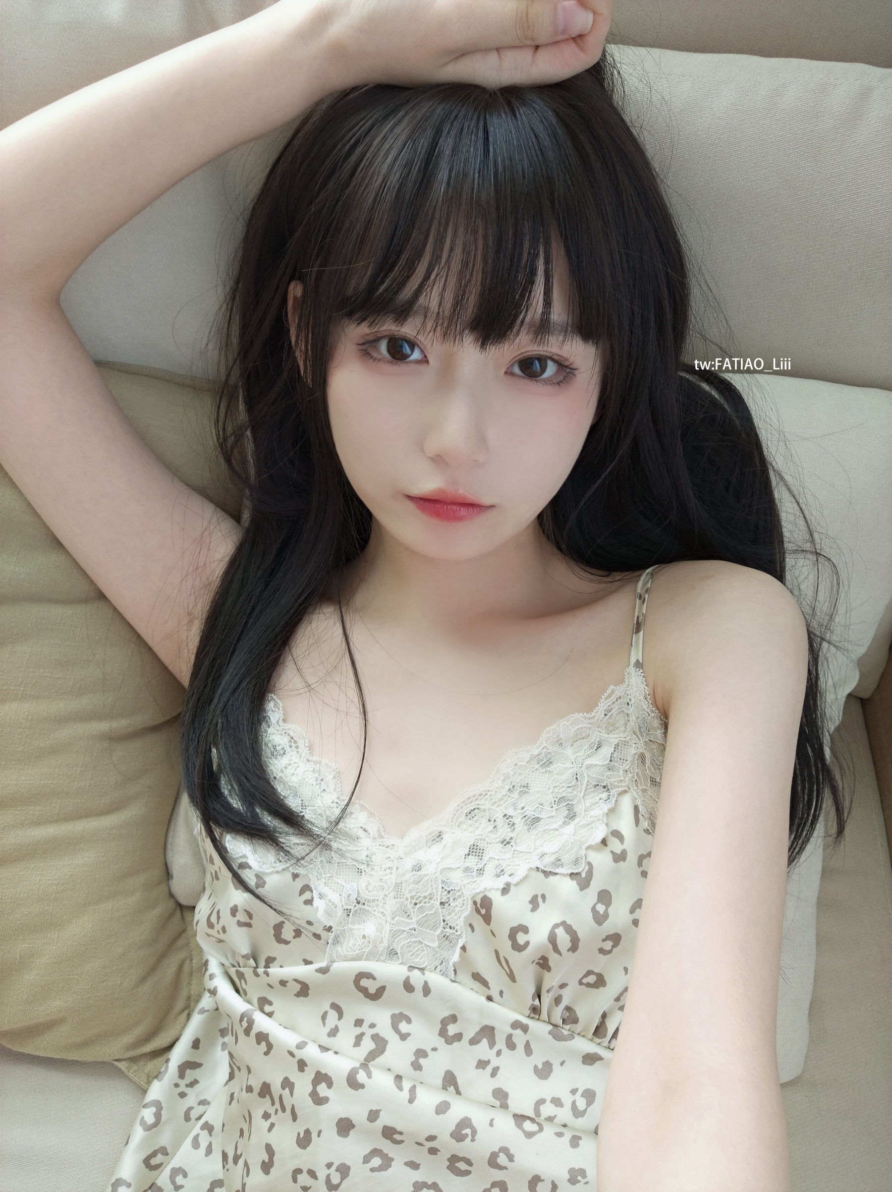 迷之呆梨(发条少女) – パジャマのお姉さん [96P] - 秀人网免费无水印在线套图写真