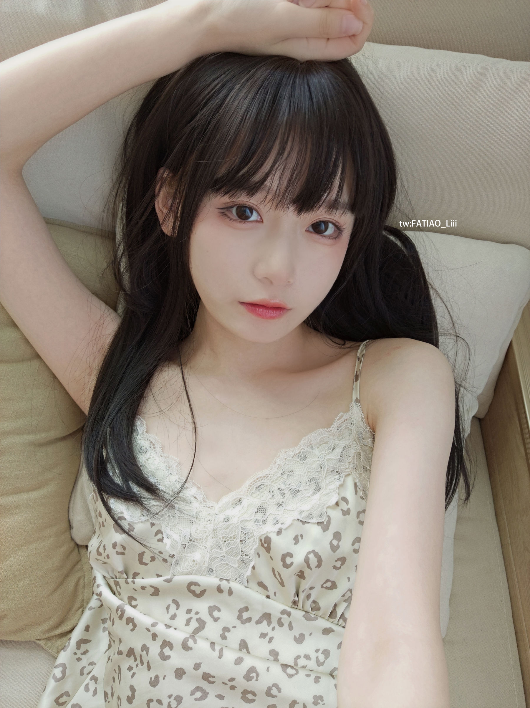 迷之呆梨(发条少女) – パジャマのお姉さん [96P] - 秀人网免费无水印在线套图写真