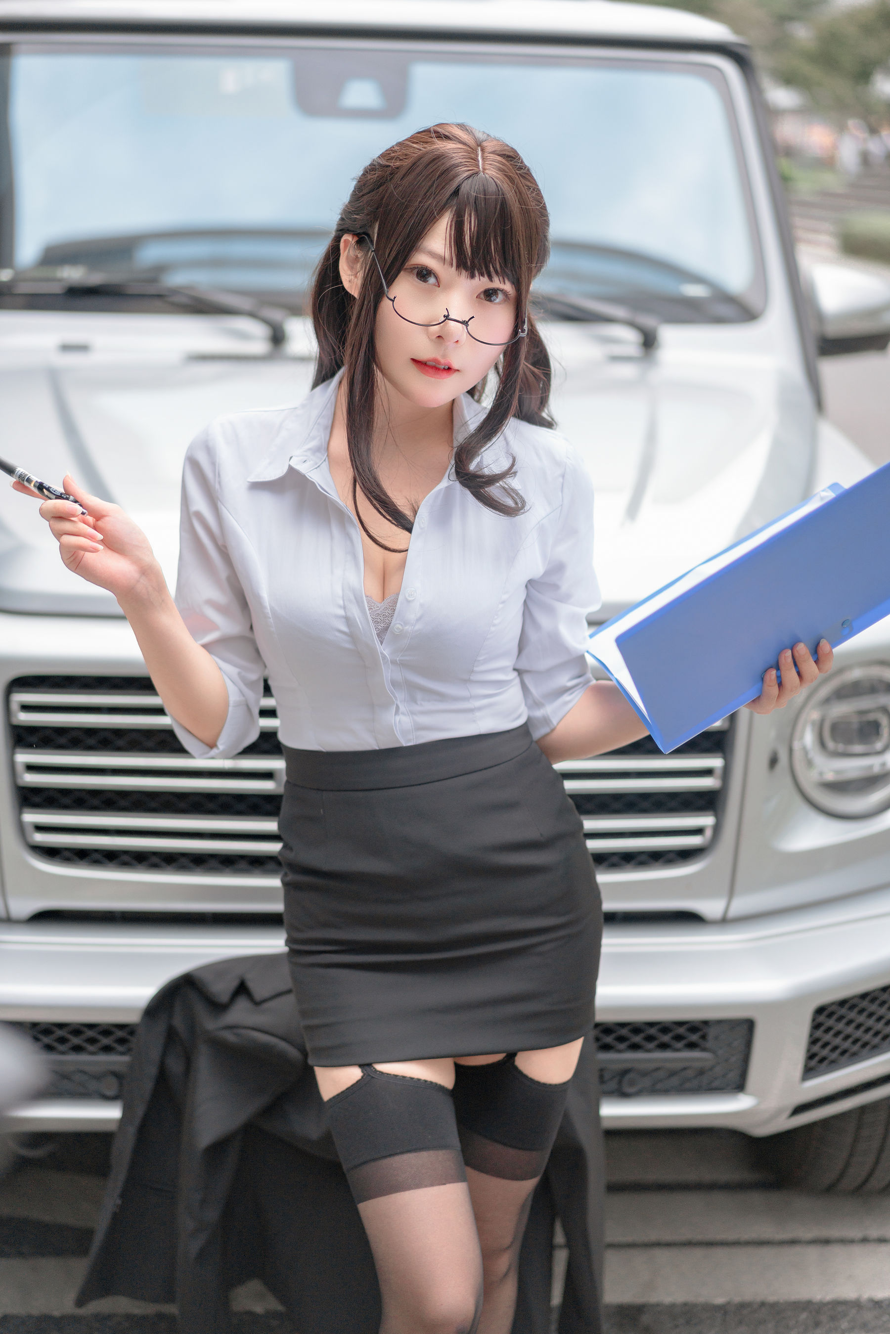 香草喵露露 – 丝袜西装诱惑 [24P] - 秀人网免费无水印在线套图写真