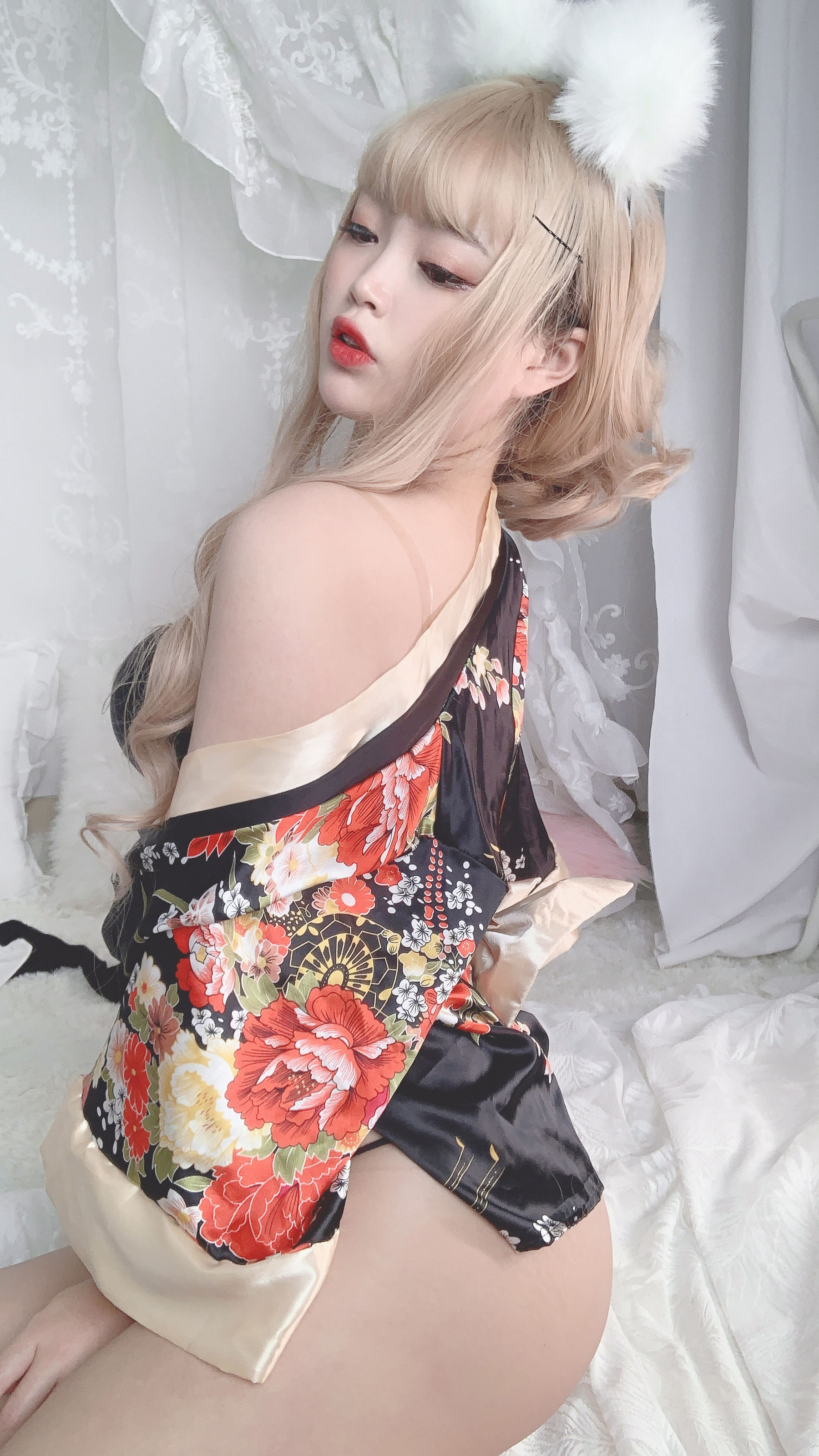 萌系小姐姐-白烨- 狐仙女友 [53P] - 秀人网免费无水印在线套图写真