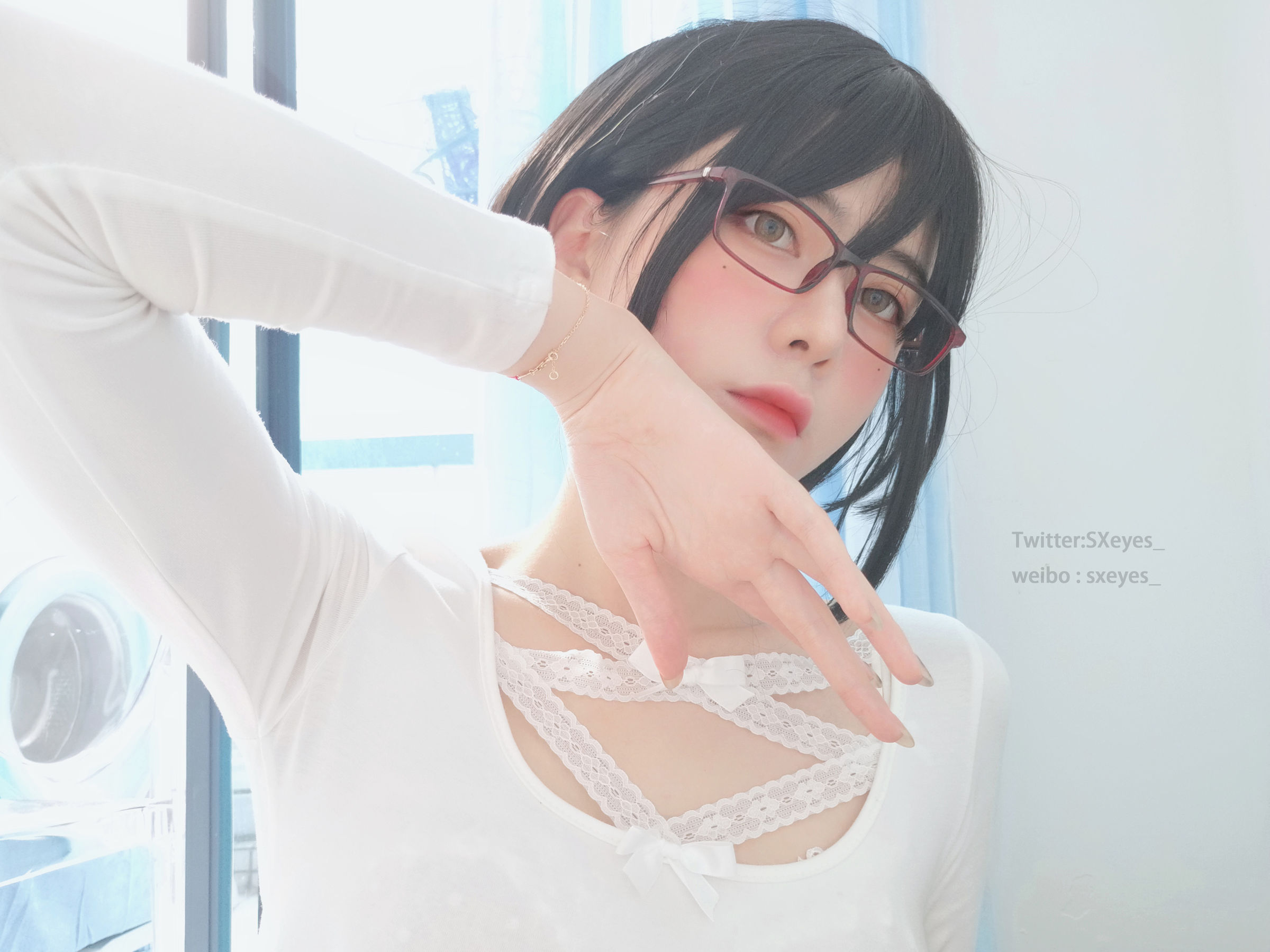 萌妹子眼酱大魔王w 白蕾丝姐姐 [27P] - 秀人网免费无水印在线套图写真