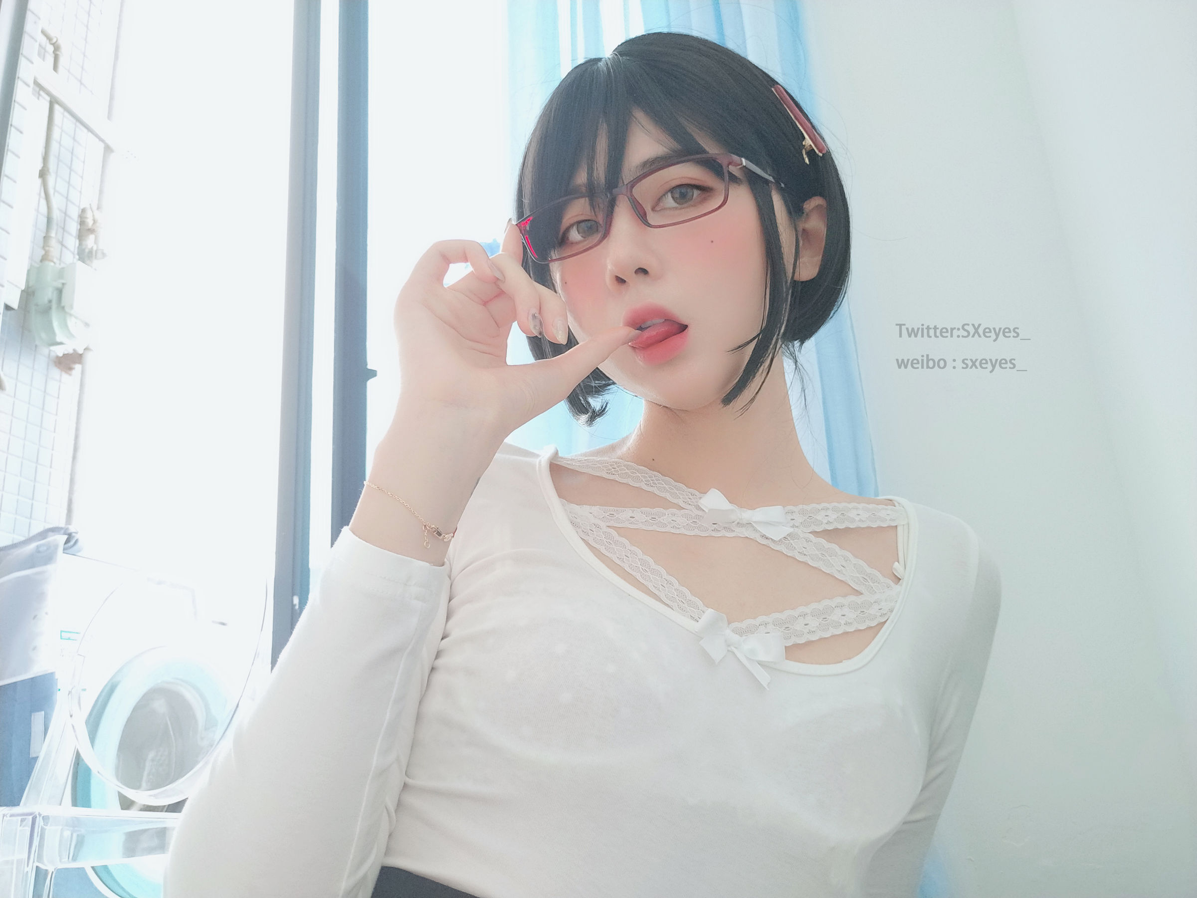 萌妹子眼酱大魔王w 白蕾丝姐姐 [27P] - 秀人网免费无水印在线套图写真