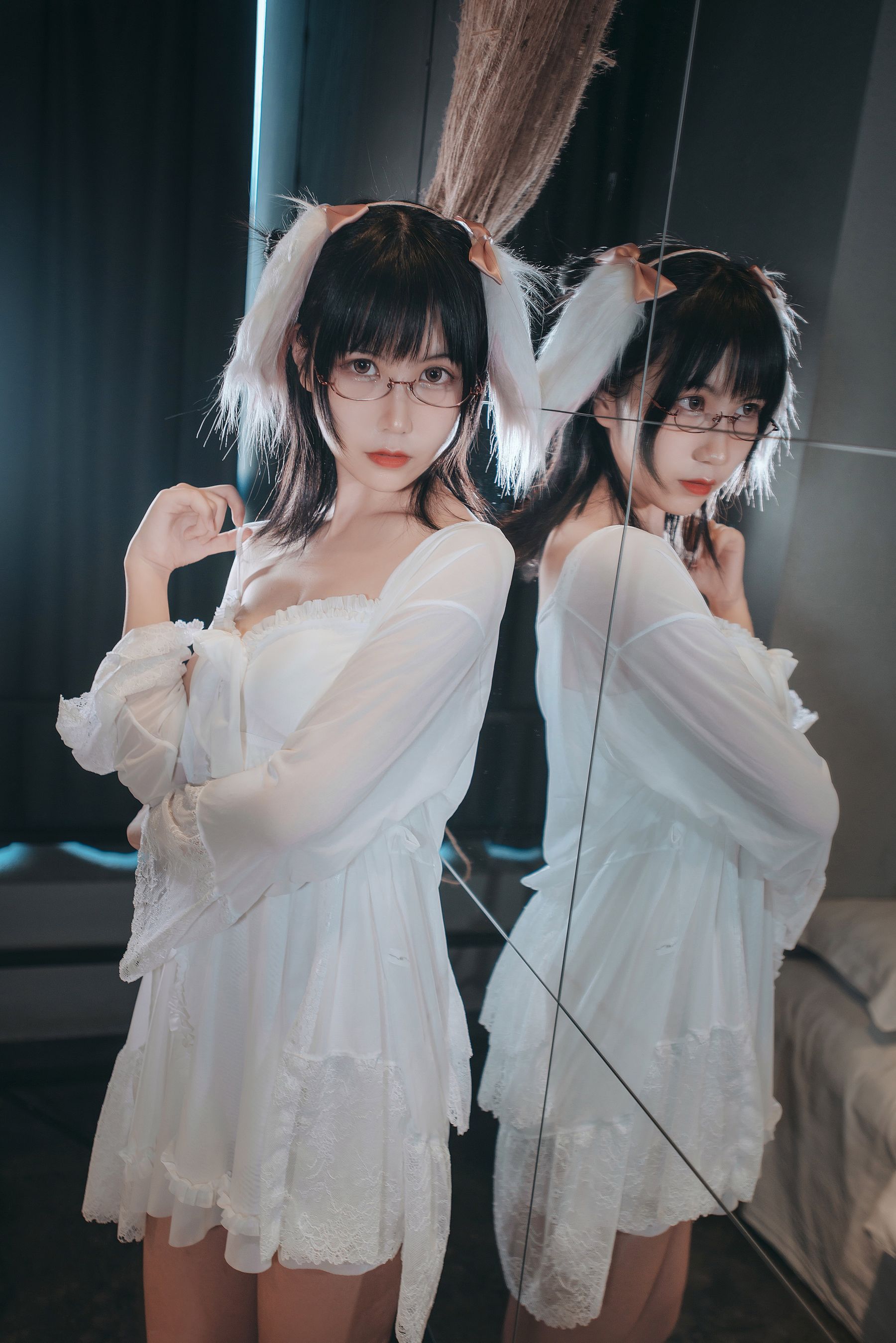 COSER美女逐月su 睡衣兔子 [28P] - 秀人网免费无水印在线套图写真