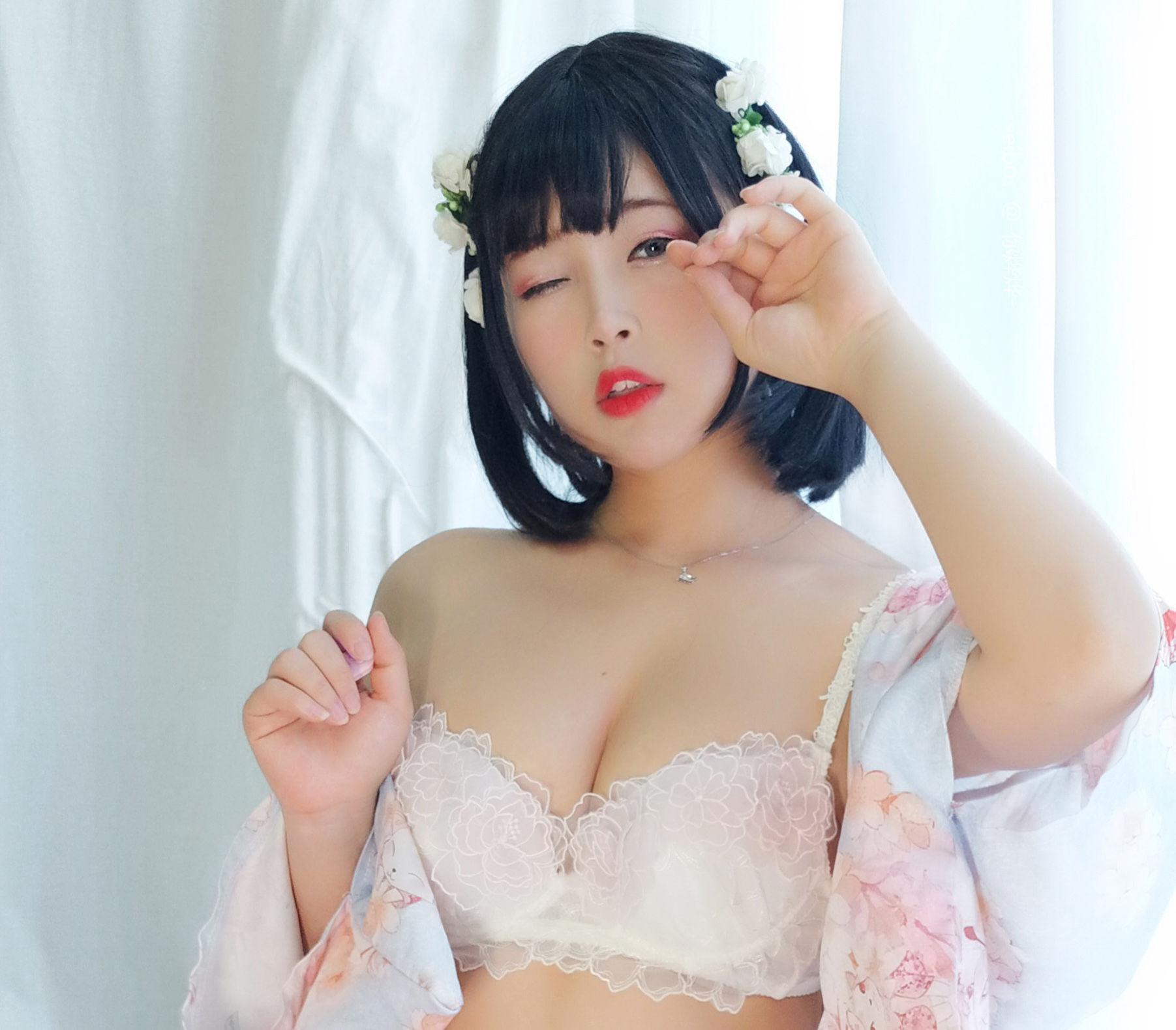 萌系小姐姐-白烨- – 花与酒与少女 [58P] - 秀人网免费无水印在线套图写真