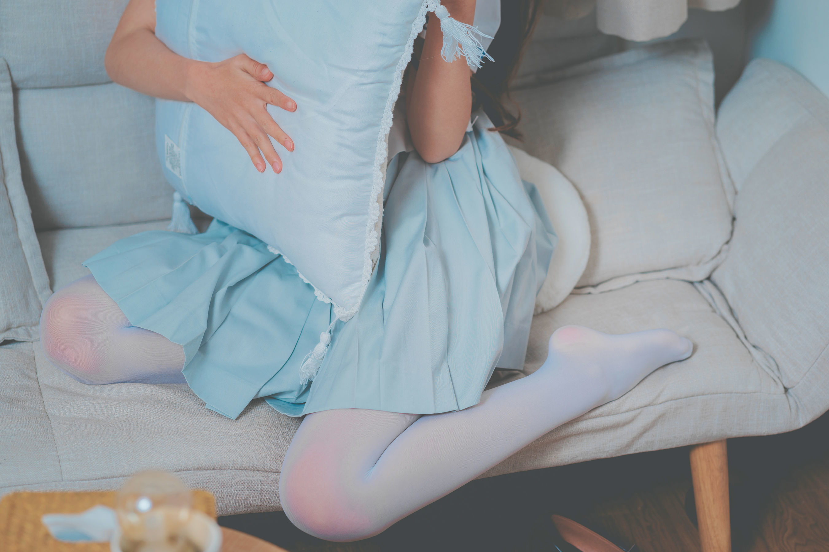 [萝莉COS] 面饼仙儿 – JK秀 [16P] - 秀人网免费无水印在线套图写真