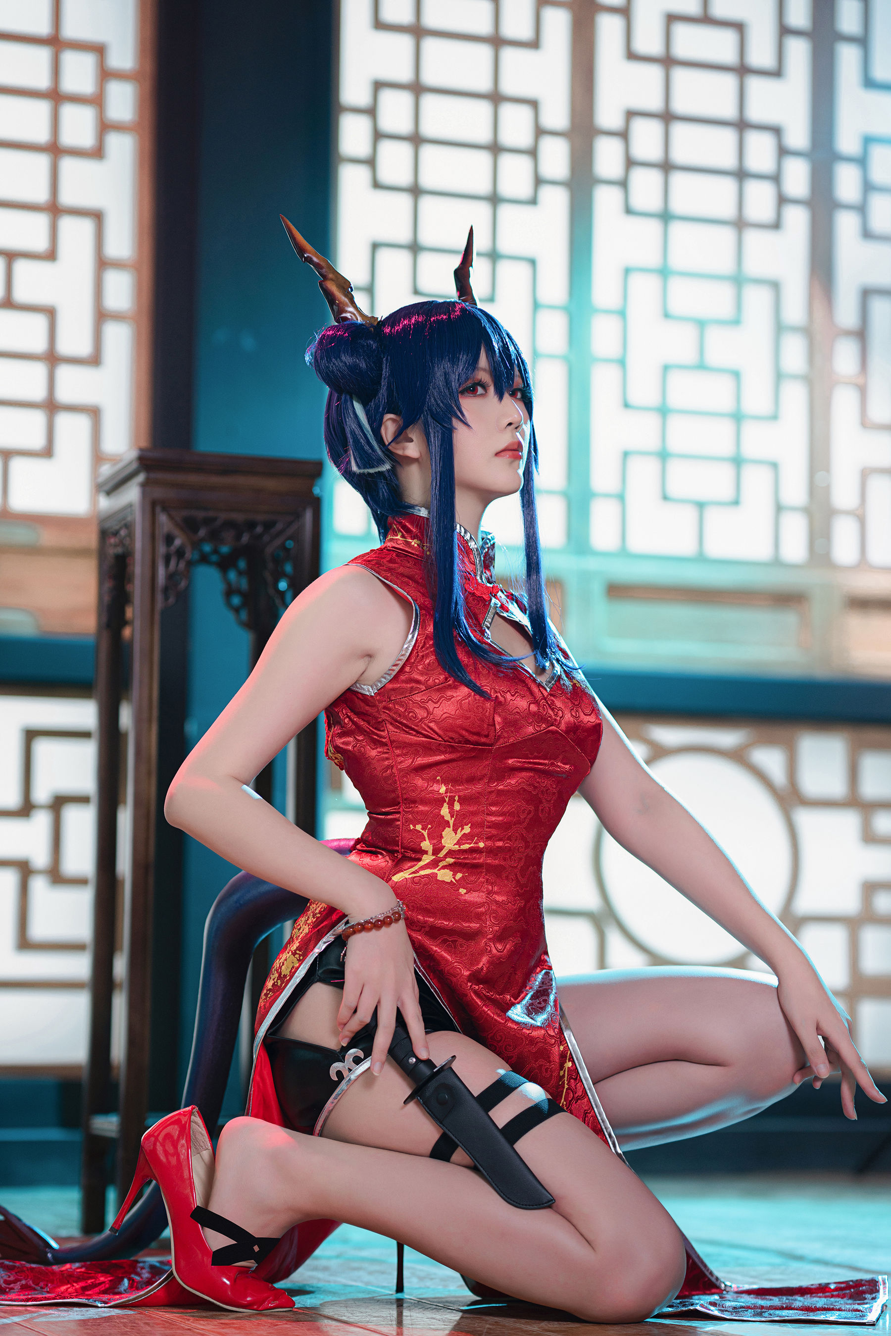 Coser小姐姐星之迟迟 – 明日方舟《陈》 [20P] - 秀人网免费无水印在线套图写真