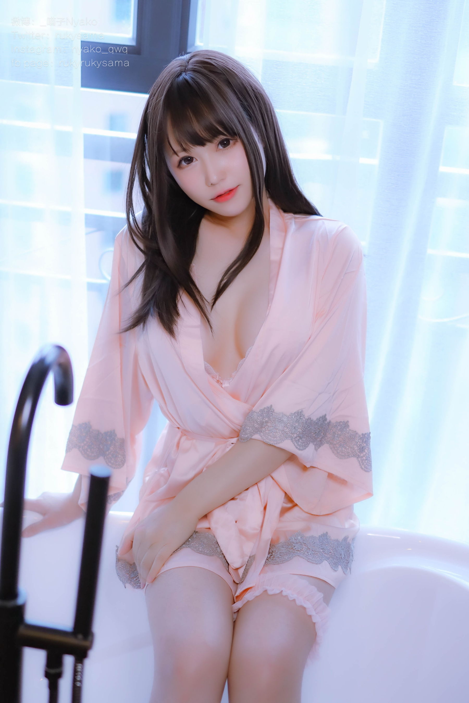 萌妹子Nyako喵子 – 妄想彼女との同棲生活 之 粉嫩丝绸睡衣 [79P] - 秀人网免费无水印在线套图写真