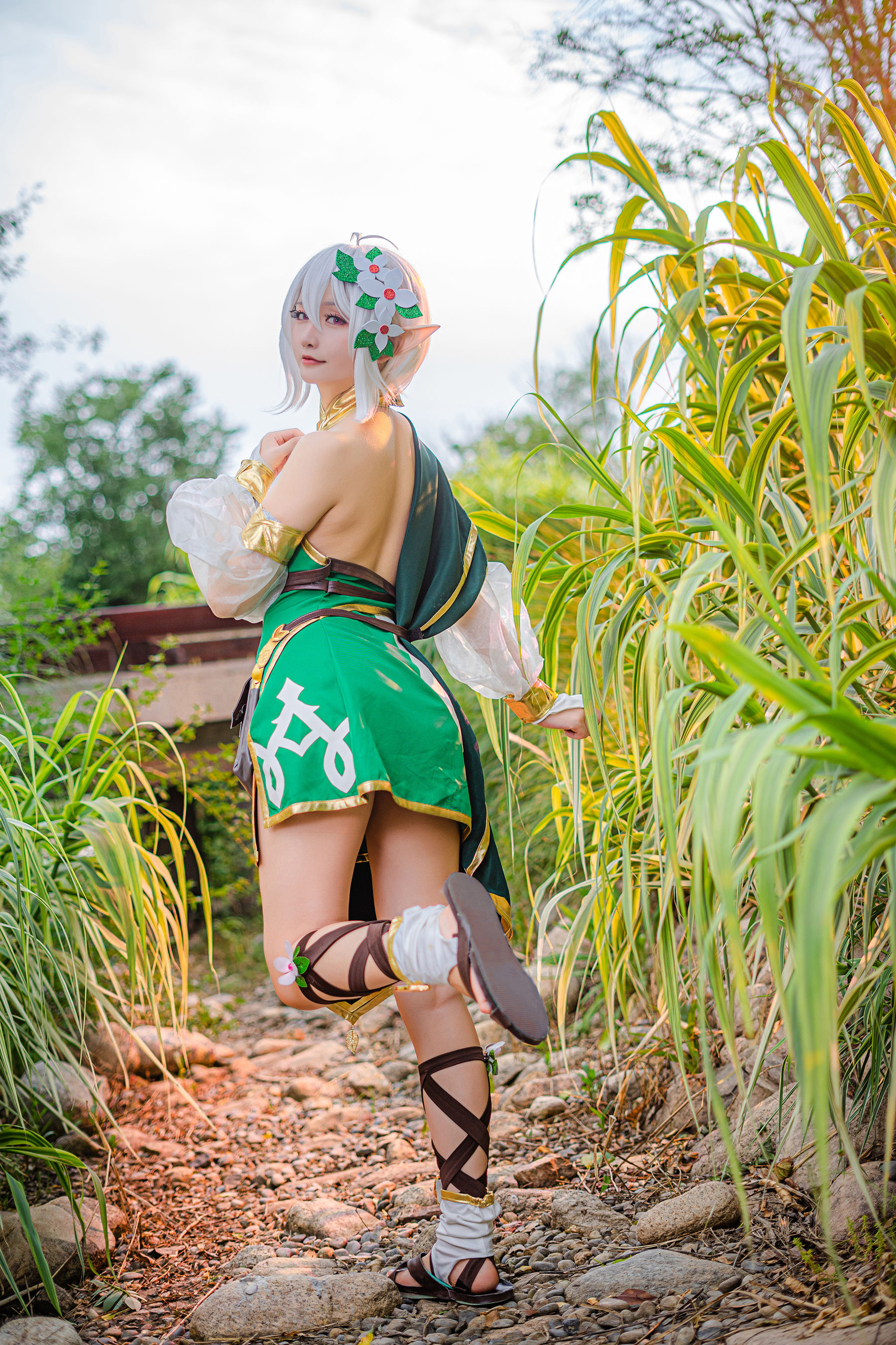 Coser小姐姐星之迟迟 – 秘密花园 可可萝 [17P] - 秀人网免费无水印在线套图写真