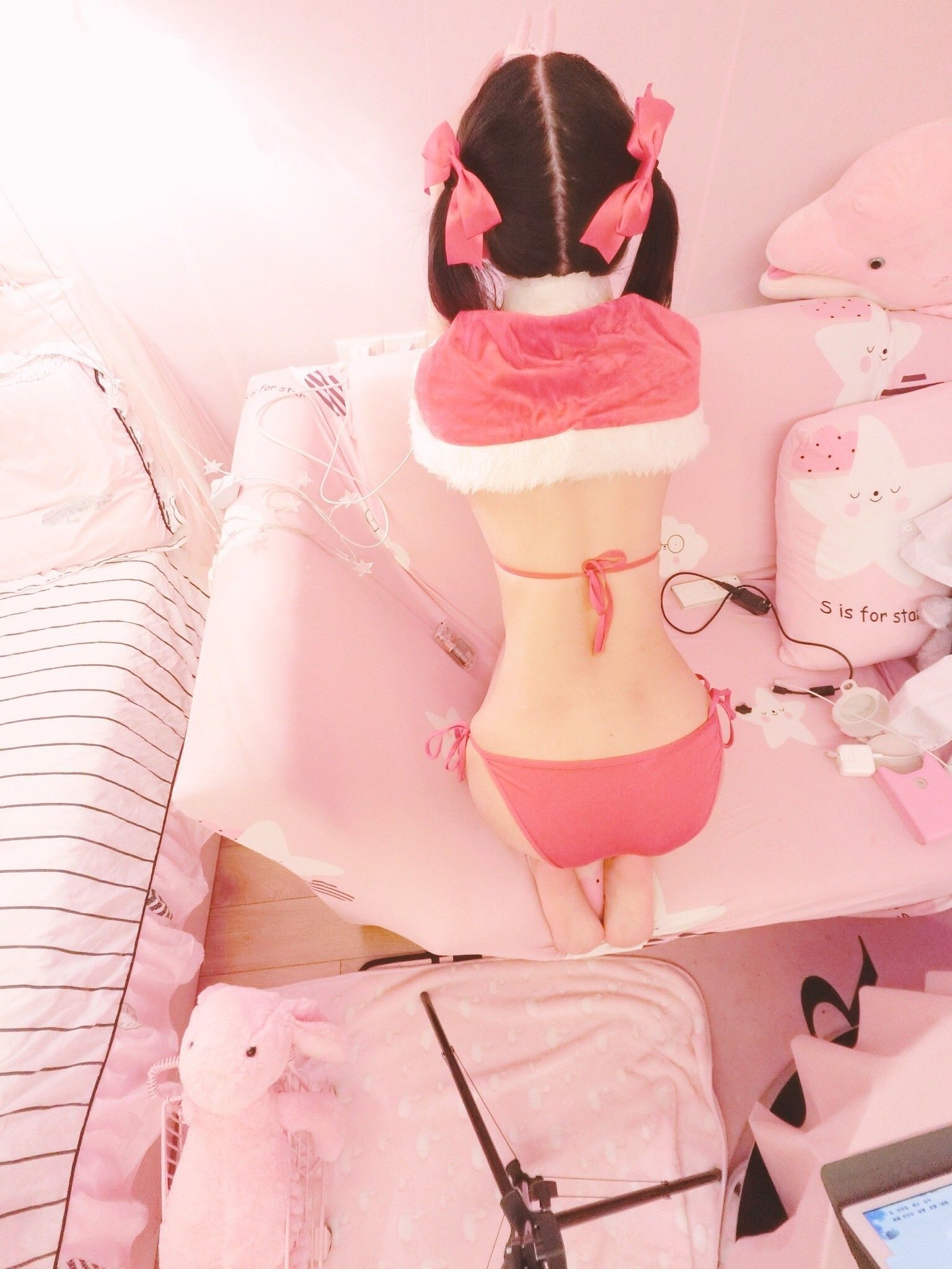 似喵 – 圣诞泳装 [24P] - 秀人网免费无水印在线套图写真