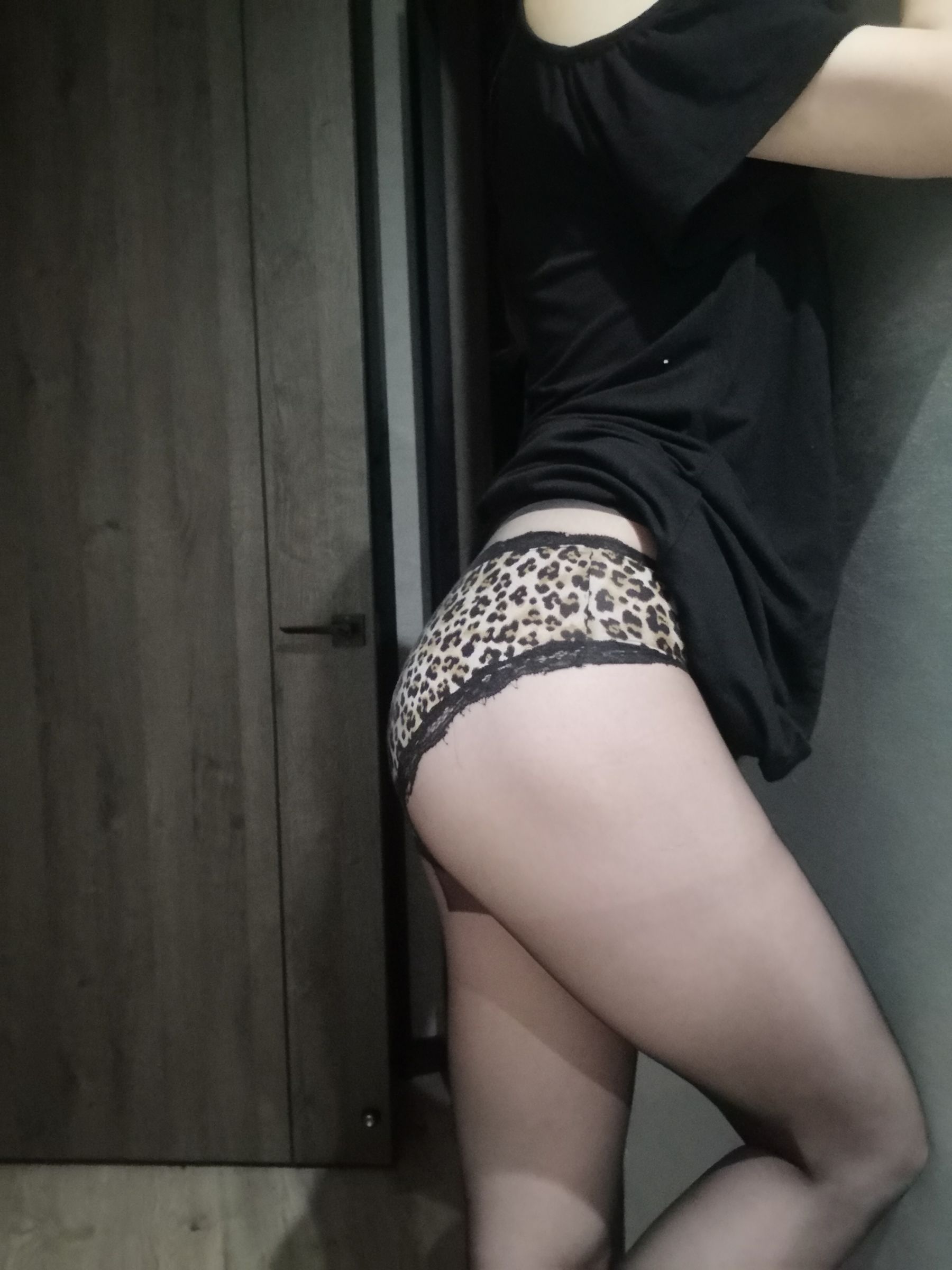 丝足博主麋鹿_Monroe 2020.08.01 性感本色 [29P] - 秀人网免费无水印在线套图写真