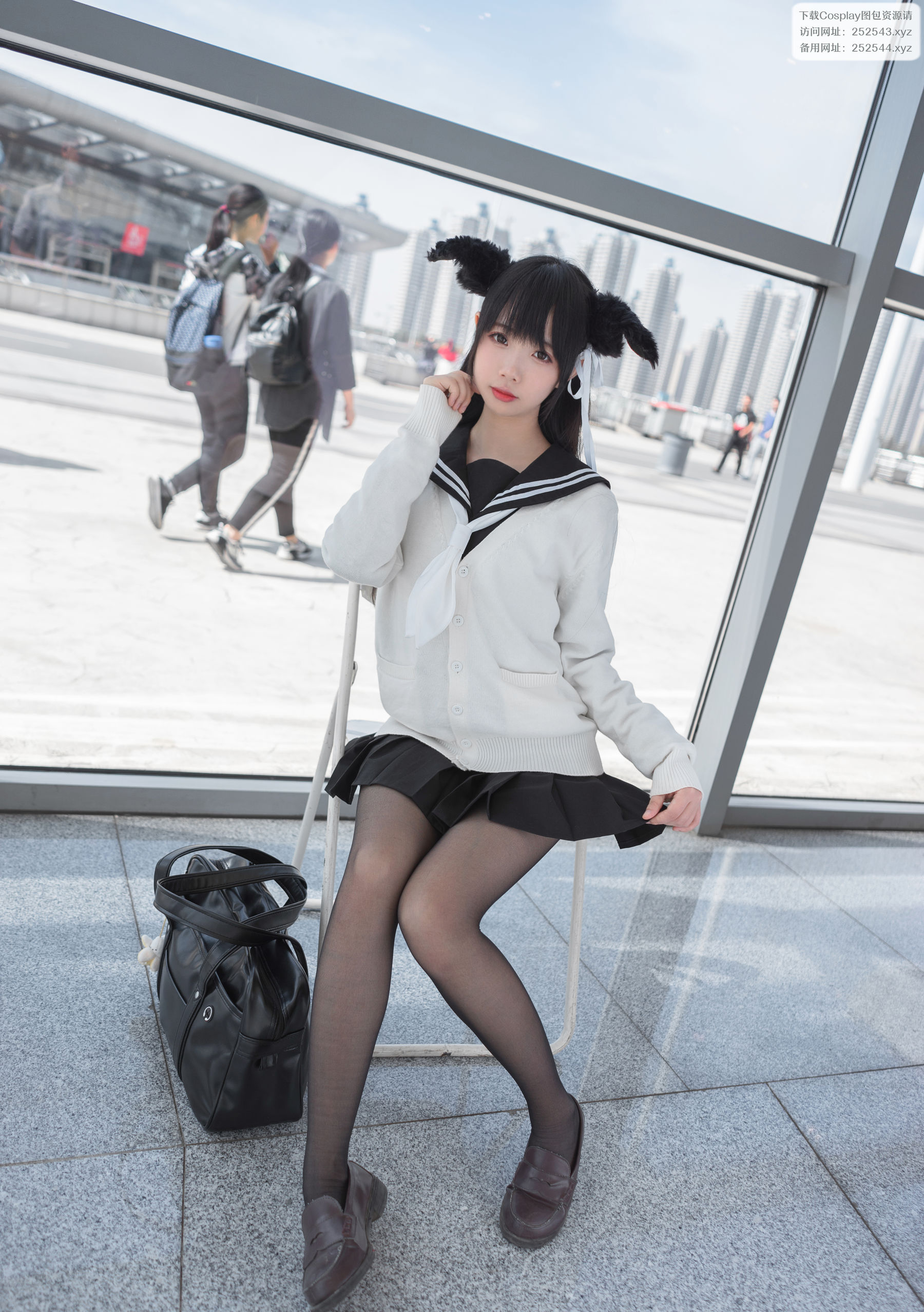 Cos小姐姐雪琪 – 漫展上的小姐姐 [42P] - 秀人网免费无水印在线套图写真