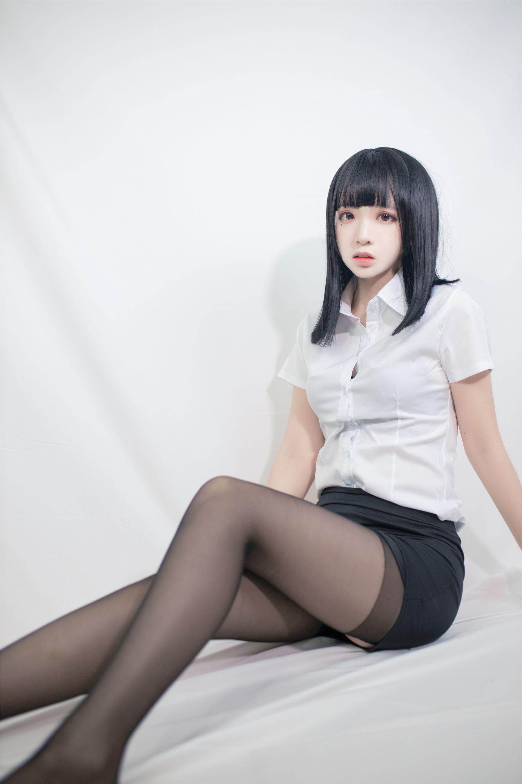 疯猫ss – OL制服 [40P] - 秀人网免费无水印在线套图写真