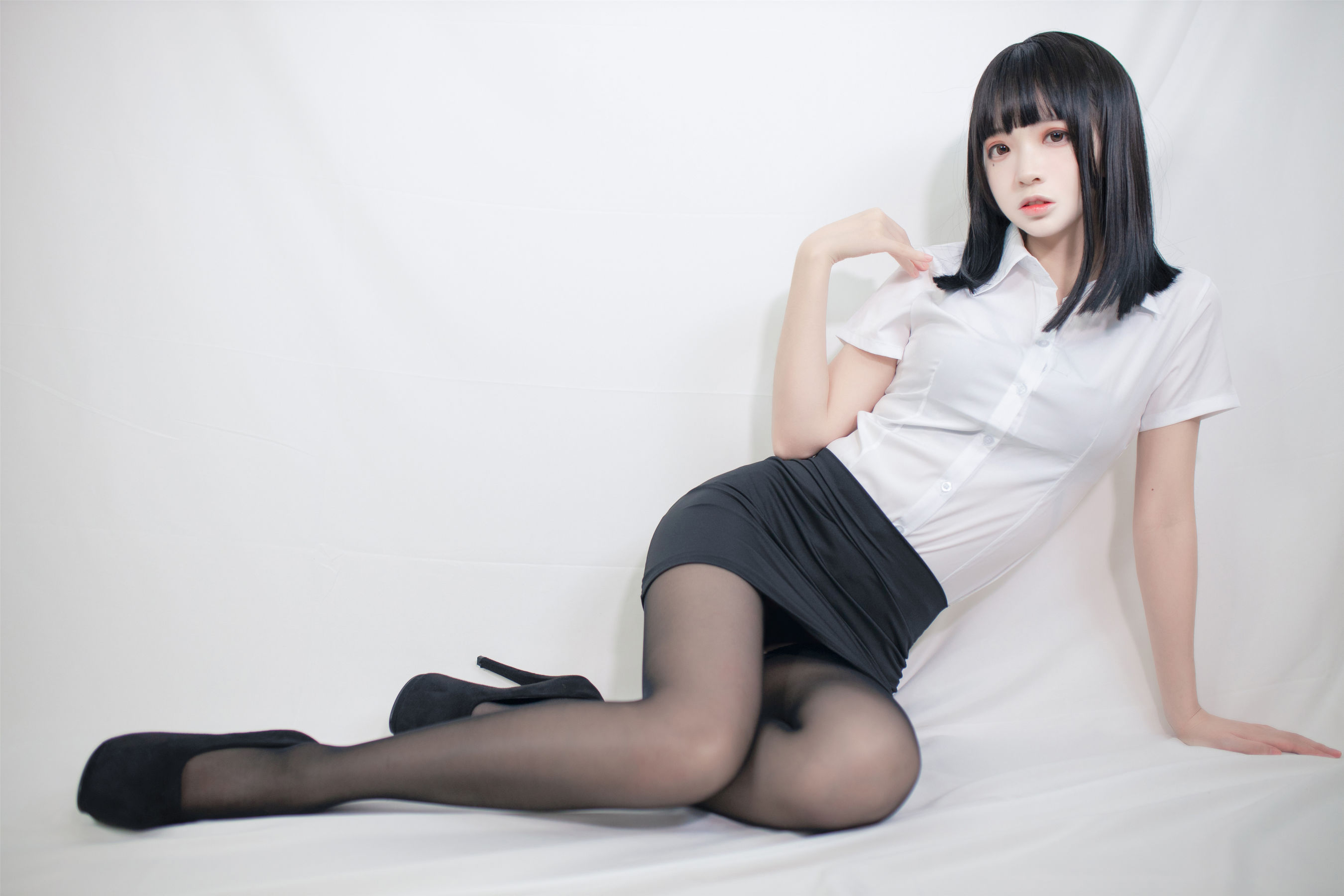 疯猫ss – OL制服 [40P] - 秀人网免费无水印在线套图写真