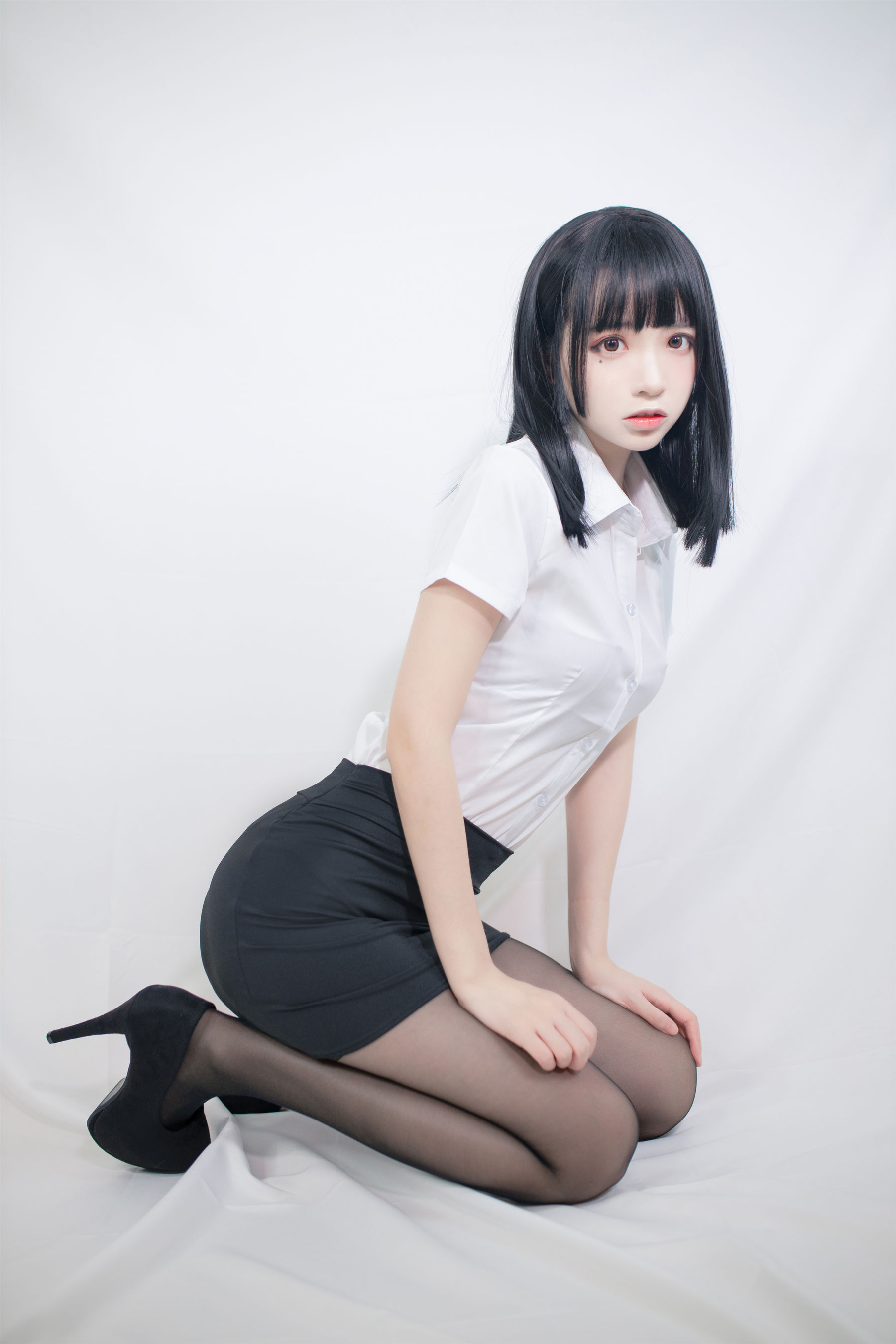 疯猫ss – OL制服 [40P] - 秀人网免费无水印在线套图写真
