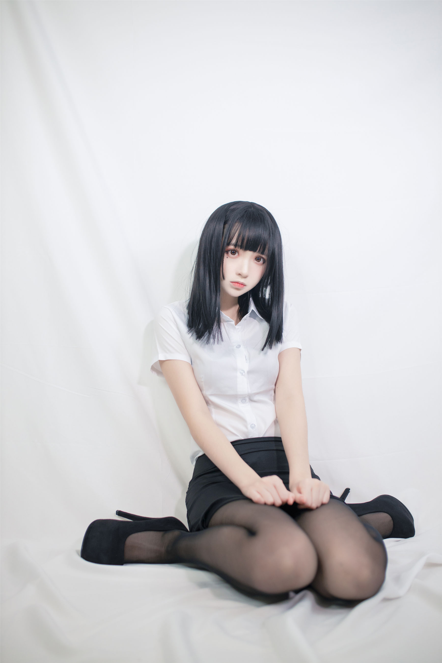 疯猫ss – OL制服 [40P] - 秀人网免费无水印在线套图写真