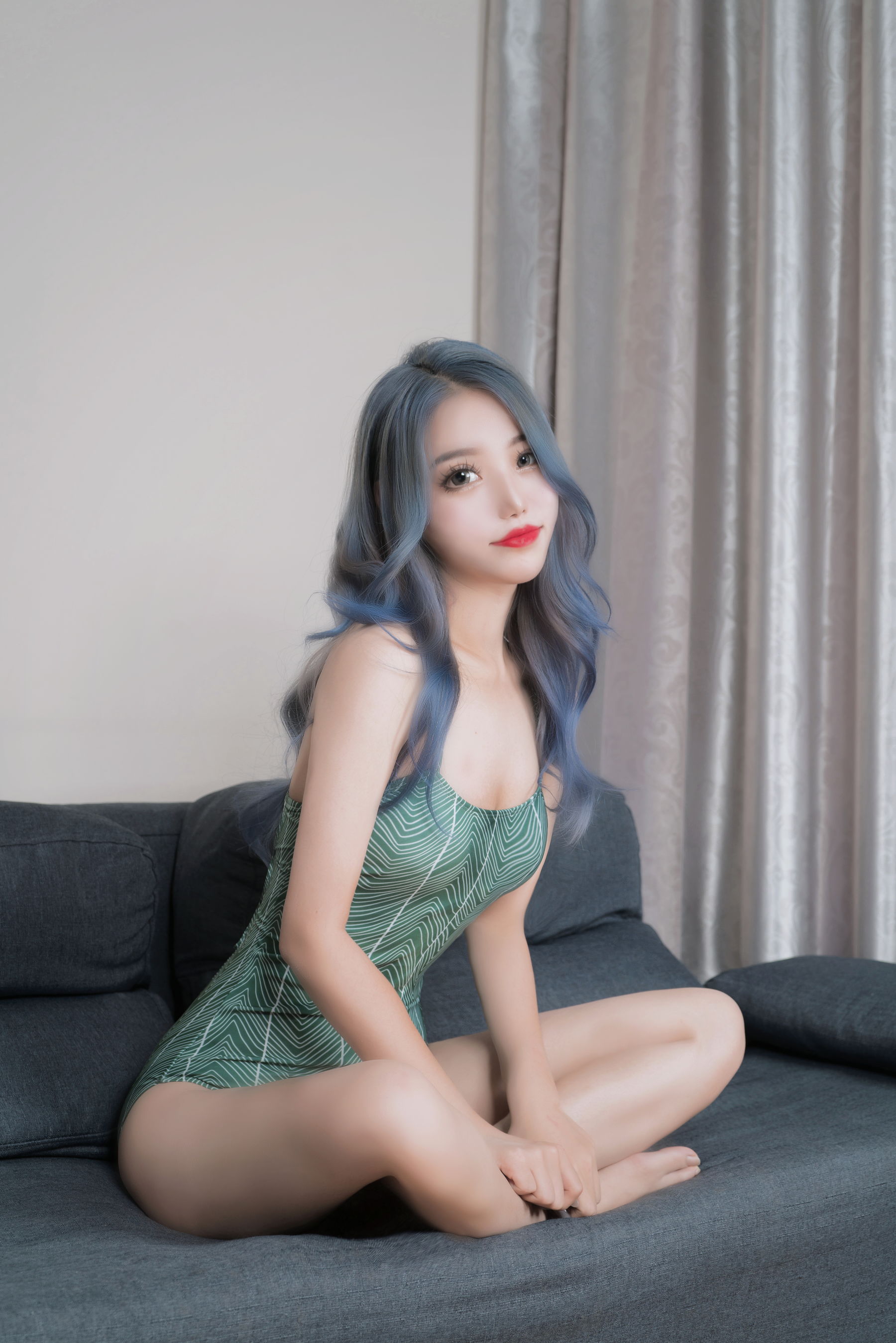 eloise软软 – 泳衣 [16P] - 秀人网免费无水印在线套图写真